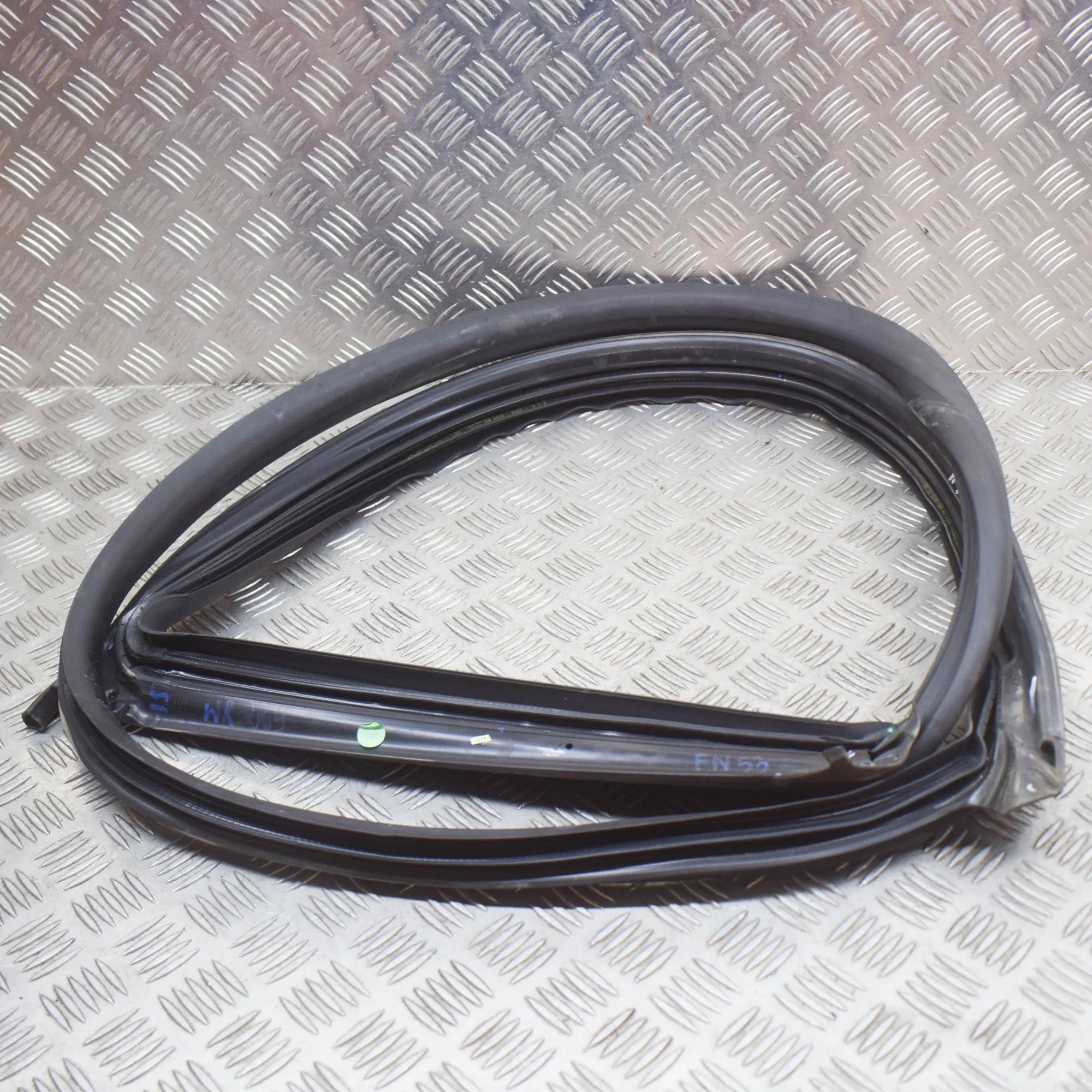 Maserati Quattroporte Door rubber seal — front left Door rubber seal — front left — MASERATI QUATTR...