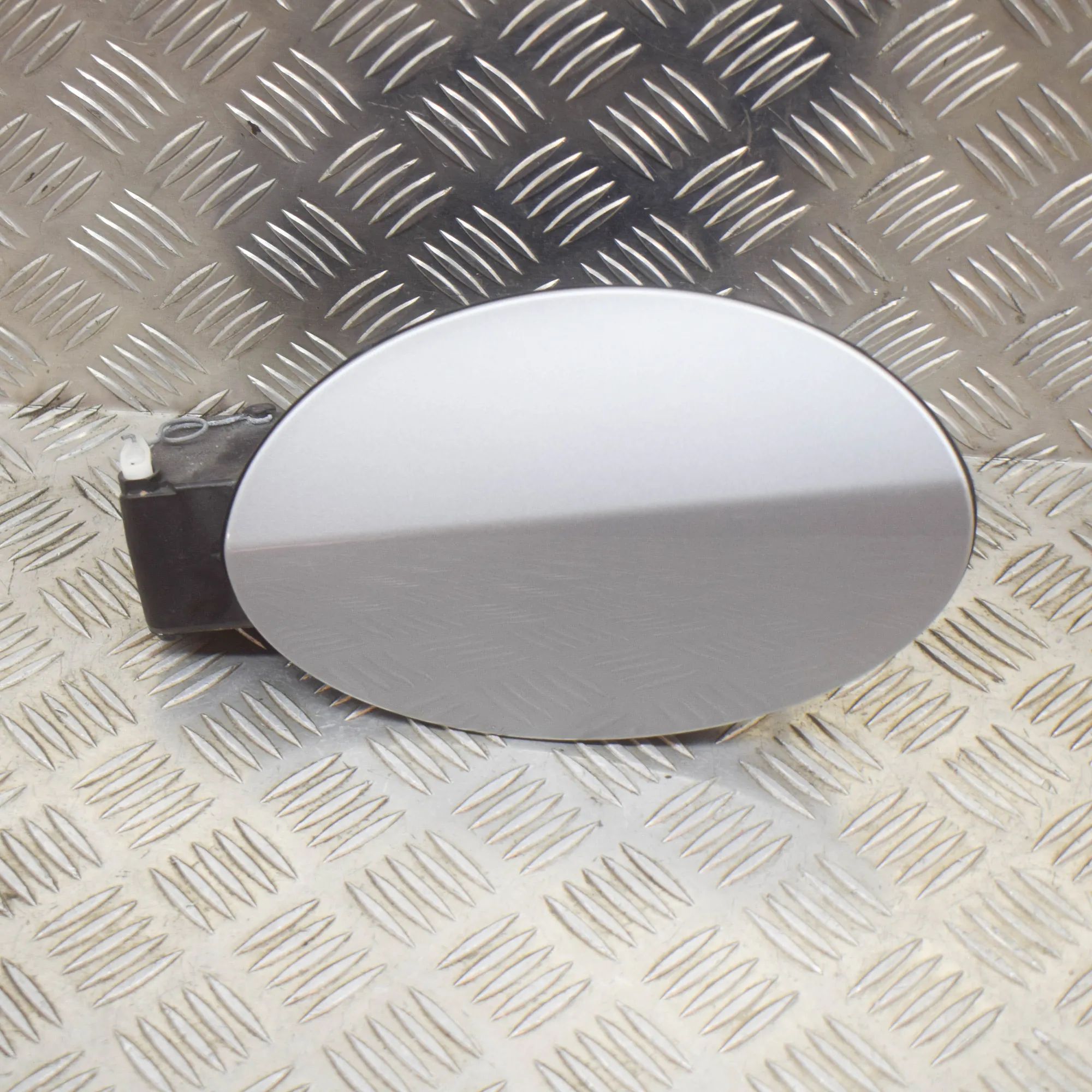 Maserati Quattroporte Fuel Tank Flap Cap Fuel Tank Flap Cap — MASERATI QUATTROPORTE (VI)...