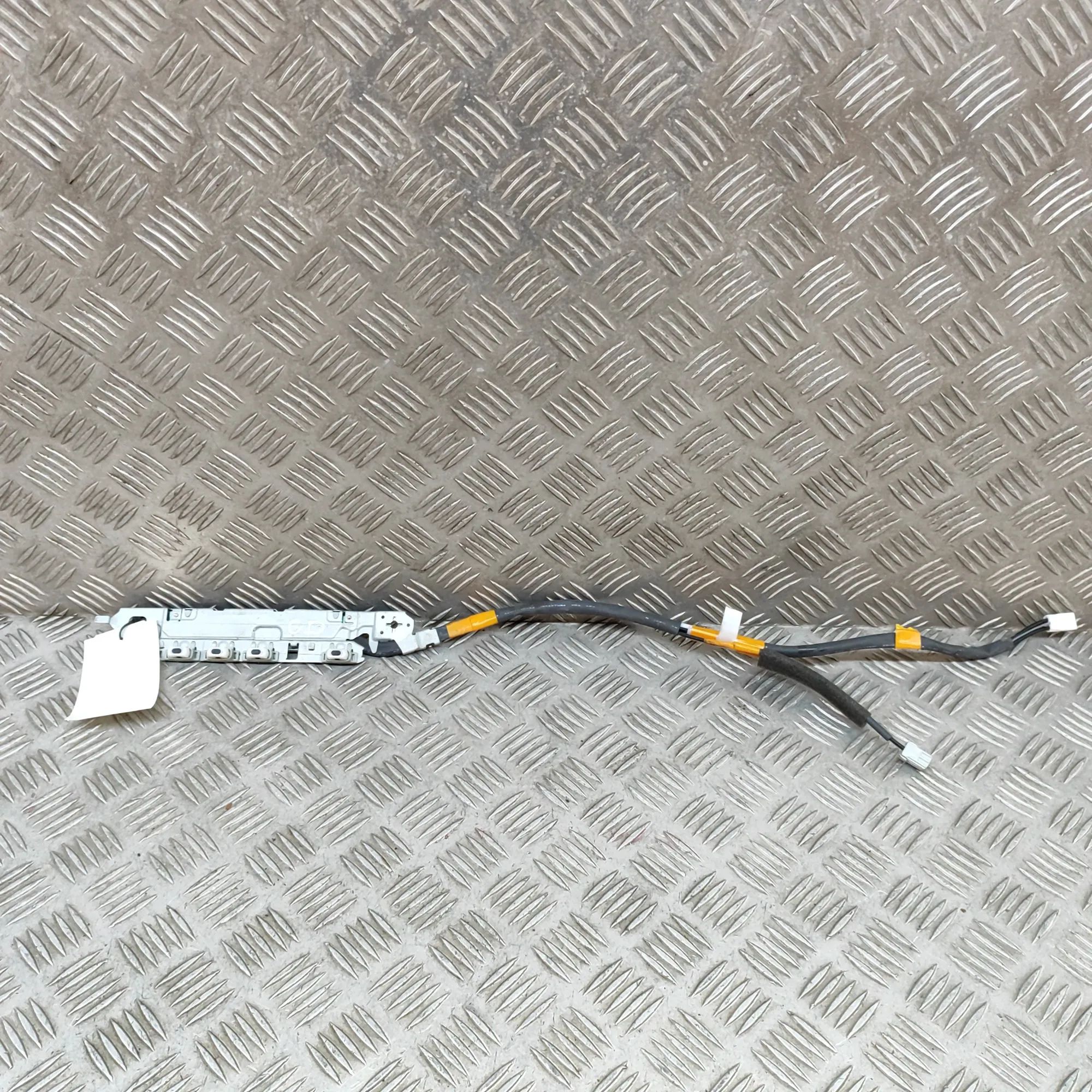 Lexus GS Antenna Amplifier Antenna Amplifier — LEXUS GS (_L1_) (2011-...) ...