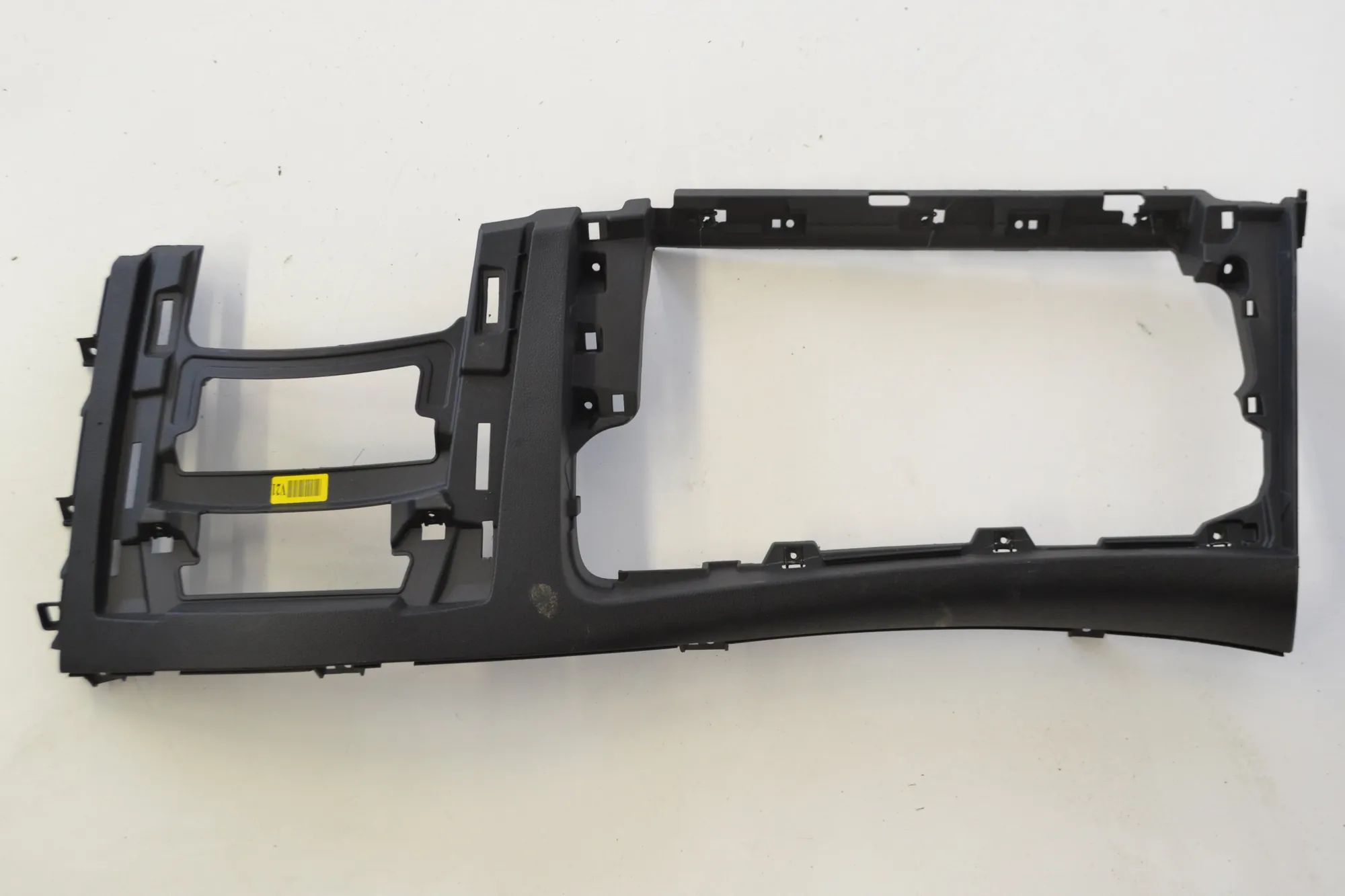 Hyundai i40 Lower dashboard trim Lower dashboard trim — HYUNDAI I40 (CW VF) (201...