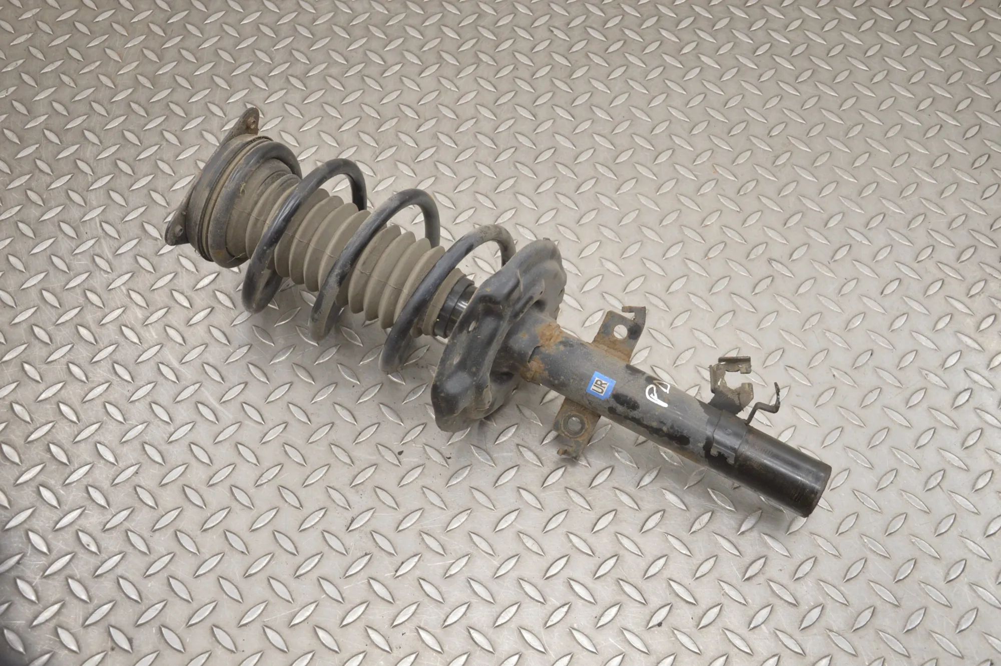 Nissan X-Trail / Rogue Shock absorber — front right Shock absorber — front right — NISSAN X-TRAIL (...