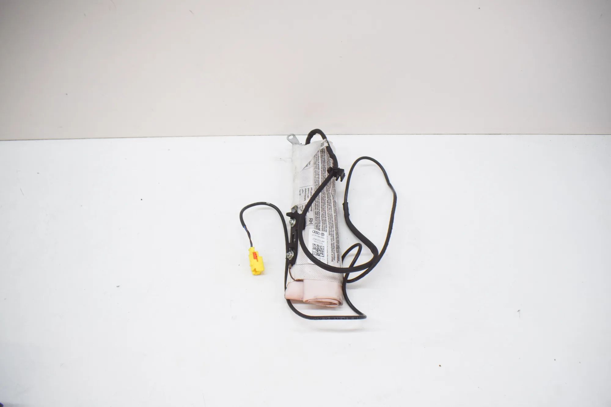 Audi Q5 (8R) Seat airbag (SRS) — front right Seat airbag (SRS) — front right — AUDI Q5 (8R) ...
