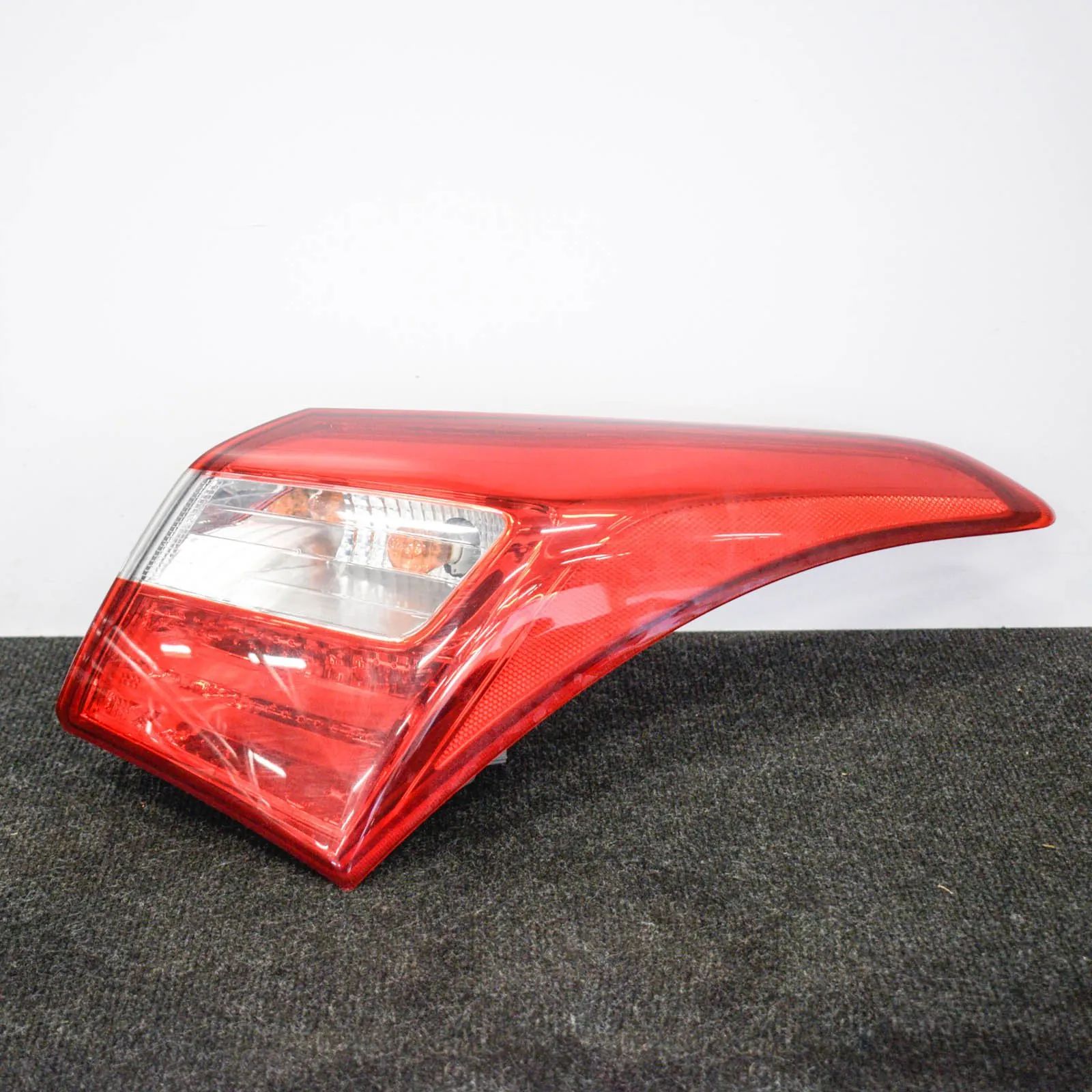 Hyundai i30 Rear Right Tail Light Rear Right Tail Light — HYUNDAI I30 (GD) (2011-...