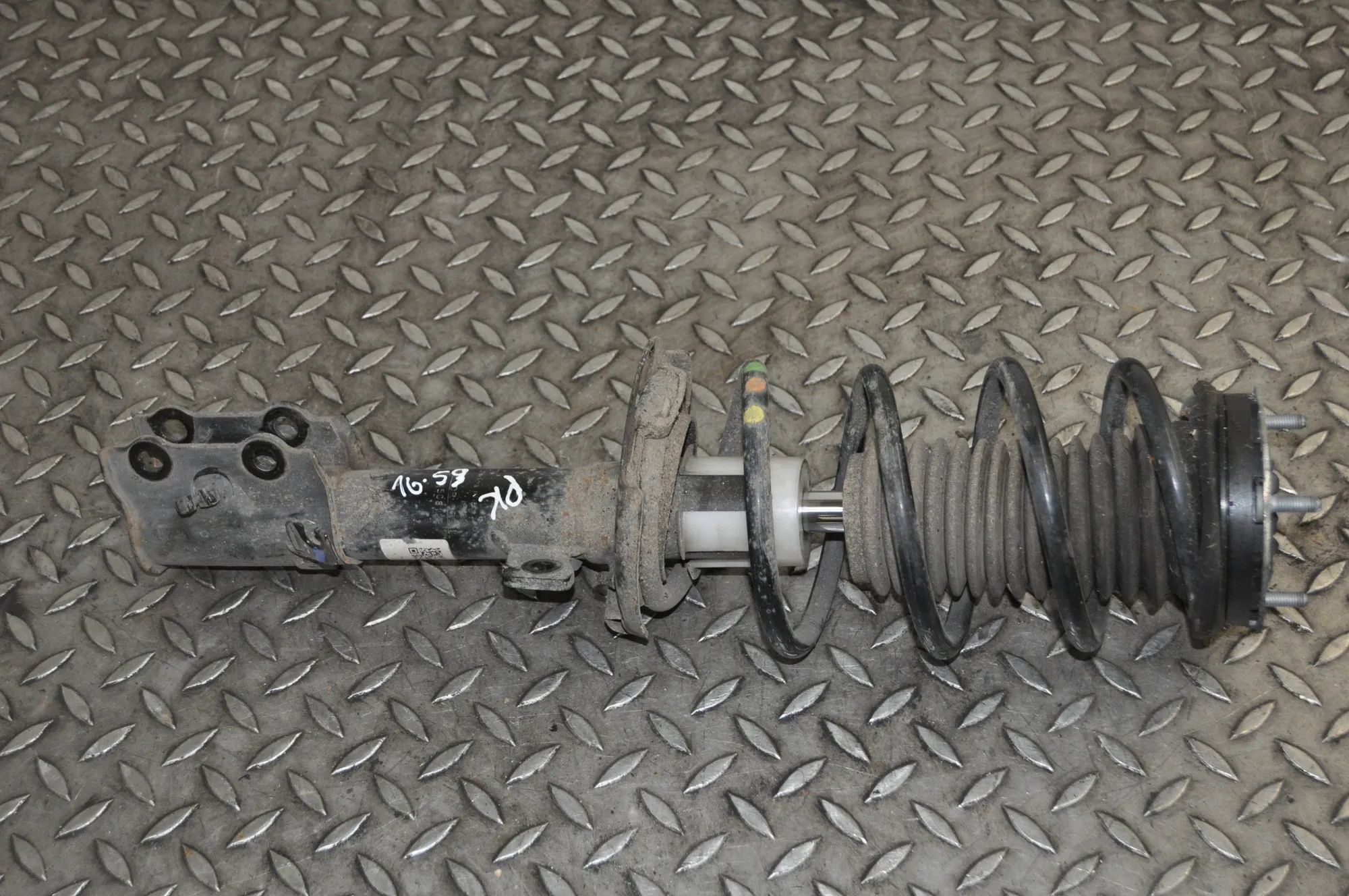 Ford Fiesta Shock absorber — front left Shock absorber — front left — FORD FIESTA (VI) ...