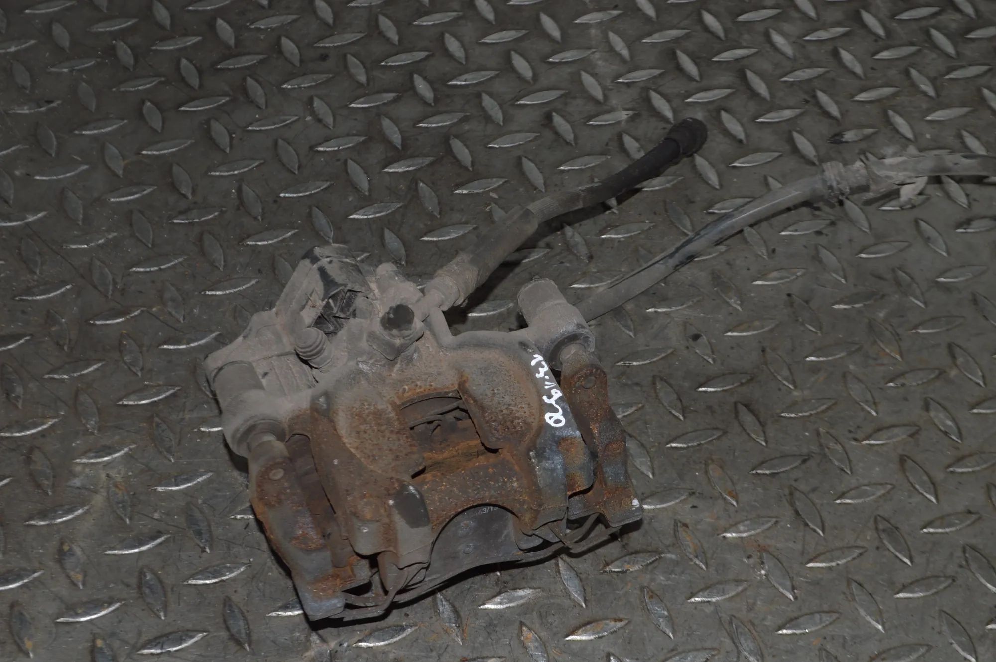 Audi Q2 (GA) Brake caliper — rear right Brake caliper — rear right — AUDI Q2 (GA) (2016...