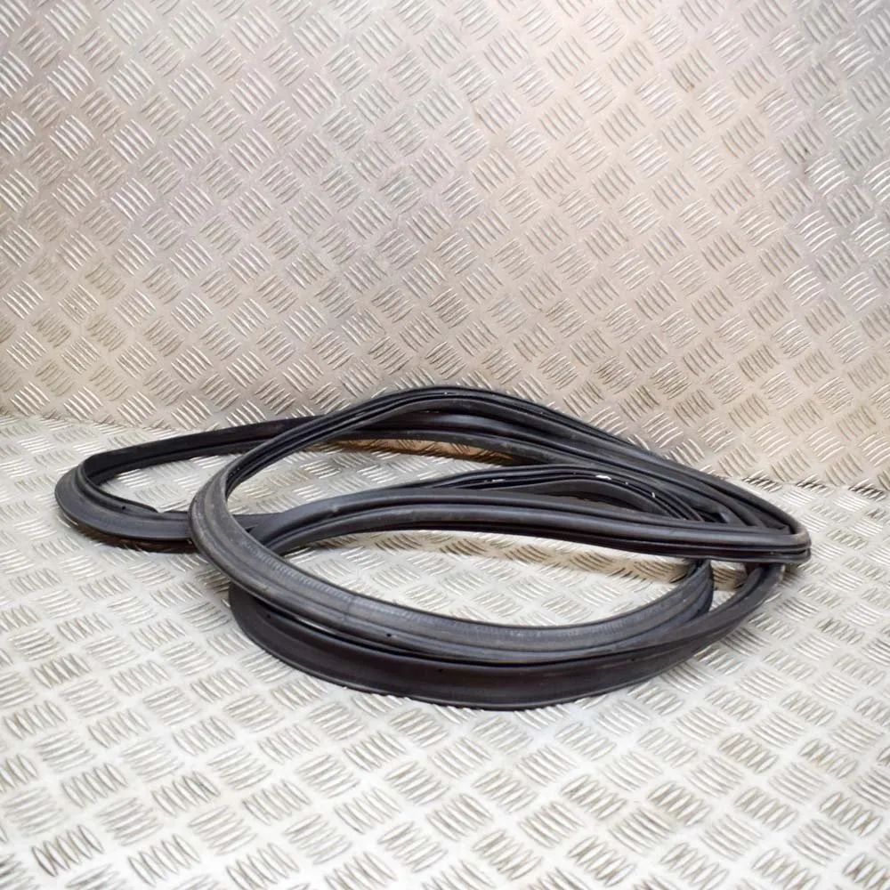 Maserati Levante Tailgate rubber seal Tailgate rubber seal — MASERATI LEVANTE (SUV M1...