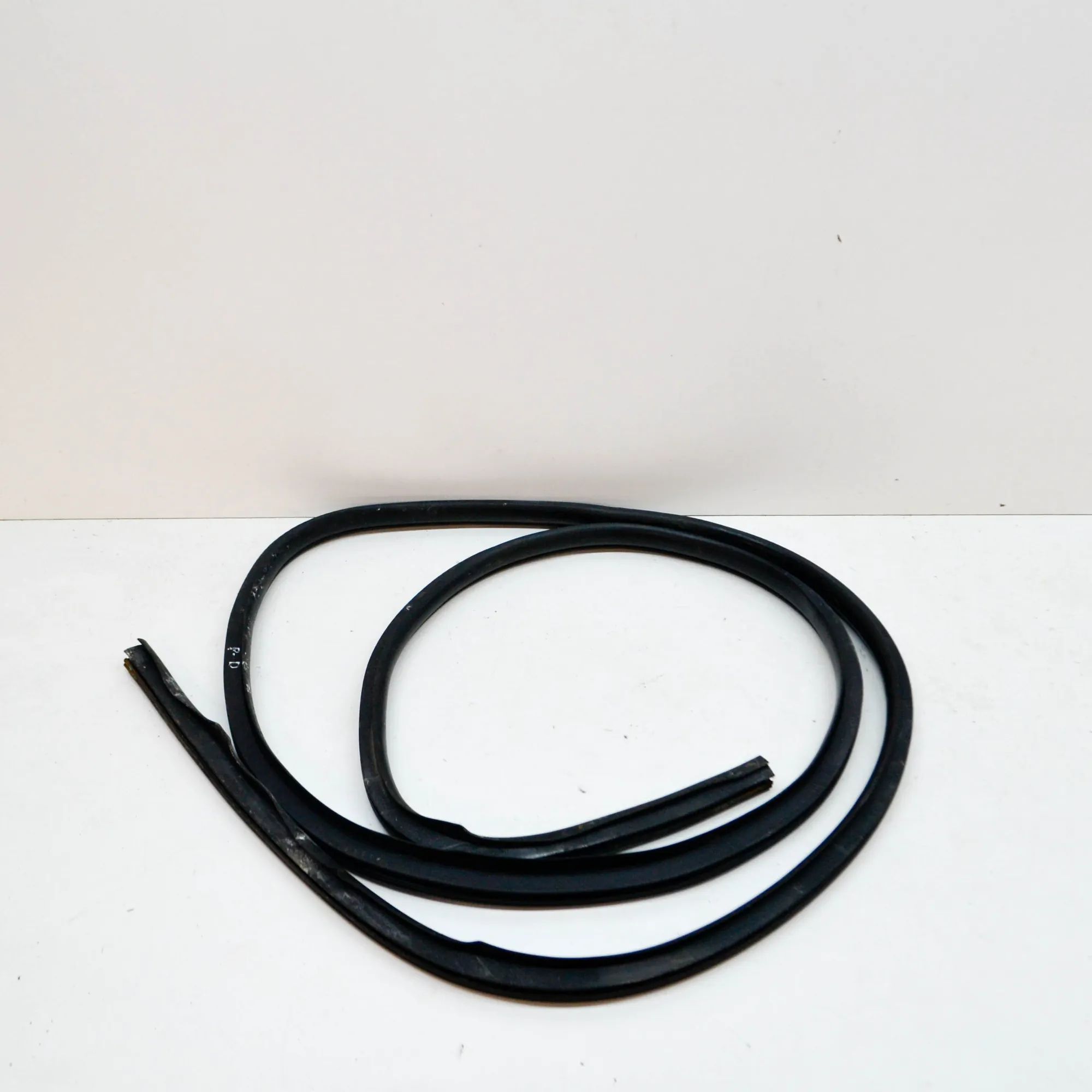 Dodge Ram Door rubber seal — front right Door rubber seal — front right — DODGE RAM (150...