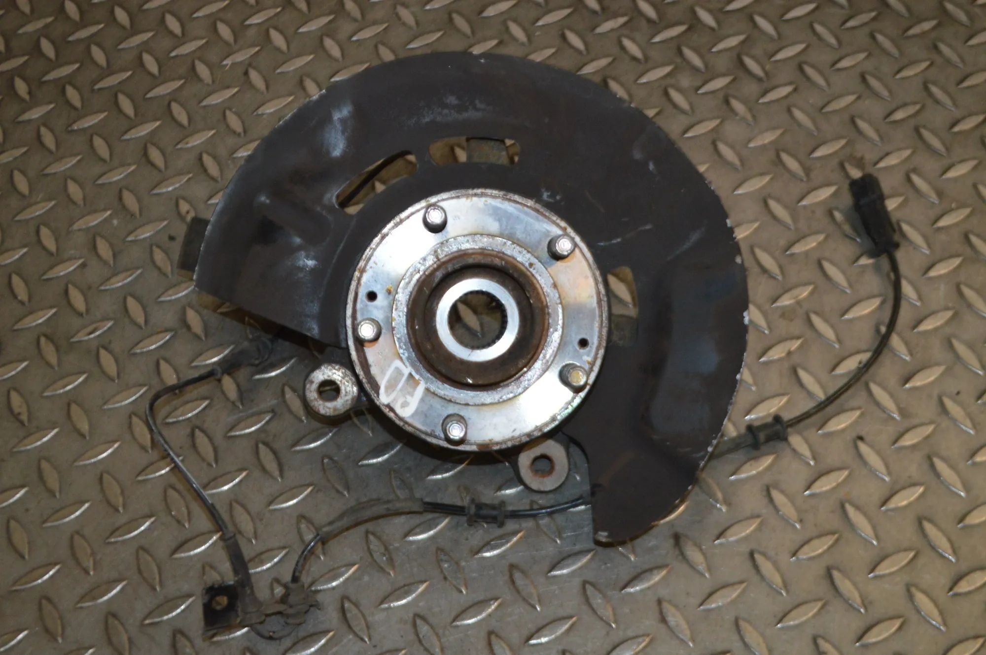 Hyundai Tucson Front Left Wheel Hub Front Left Wheel Hub — HYUNDAI TUCSON (TL, TLE)...