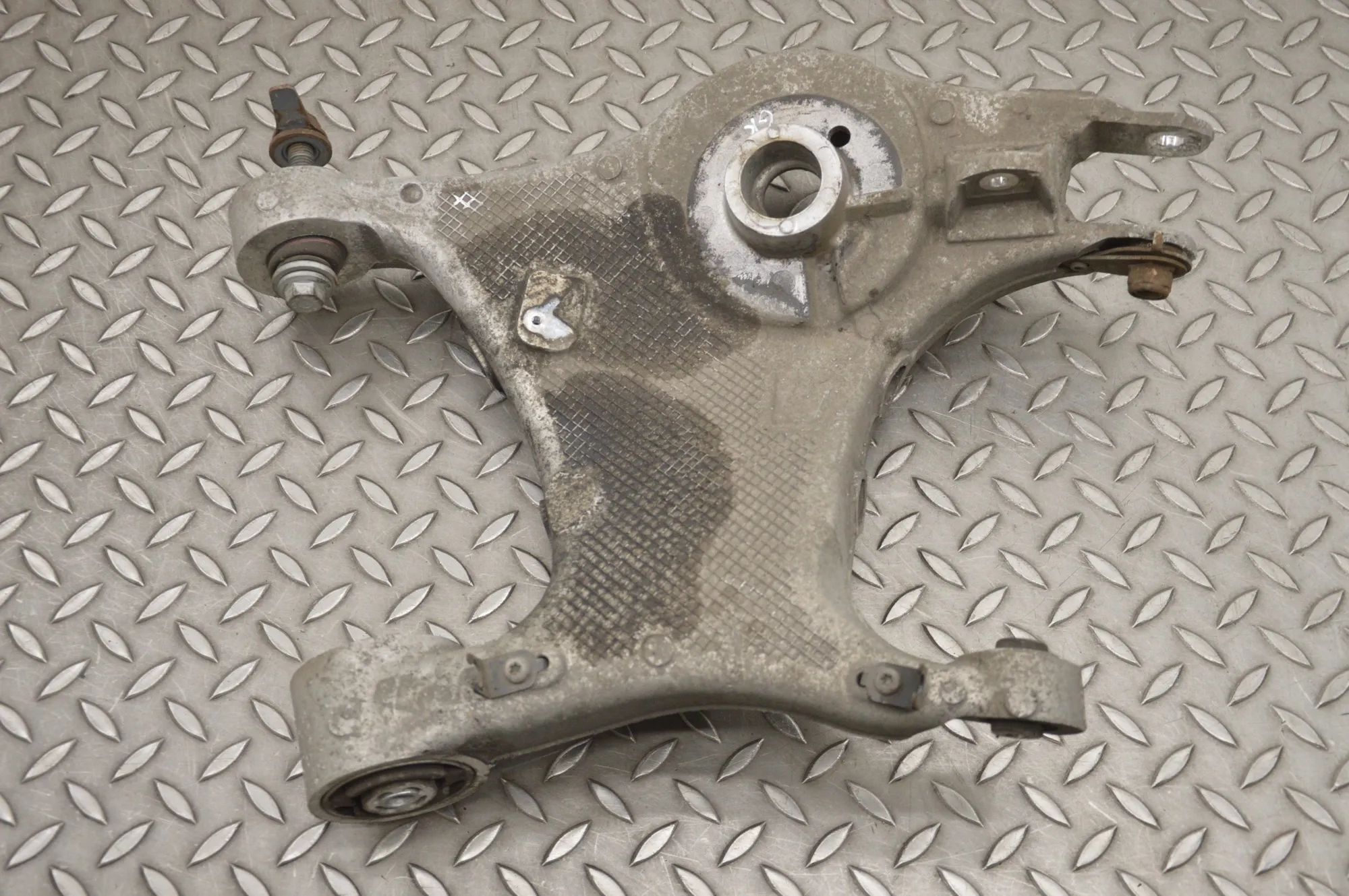 Land Rover Range Rover Velar Rear Left Lower Control Arm Rear Left Lower Control Arm — LAND ROVER RANGE ...
