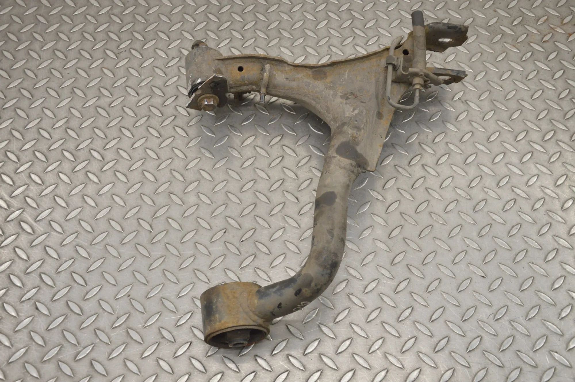 Land Rover Discovery Front Right Lower Control Arm Front Right Lower Control Arm — LAND ROVER DISC...