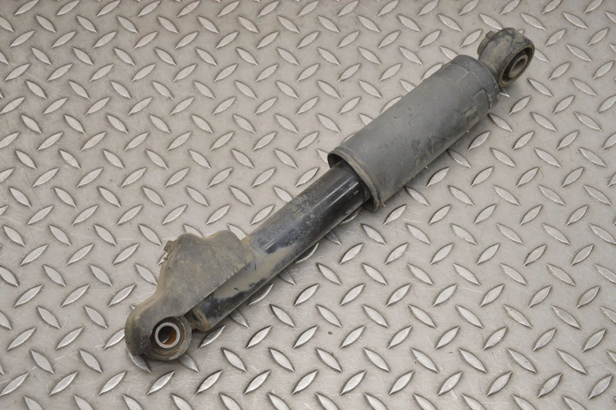Hyundai Santa Fe Shock absorber — rear right Shock absorber — rear right — HYUNDAI SANTA (FÉ...