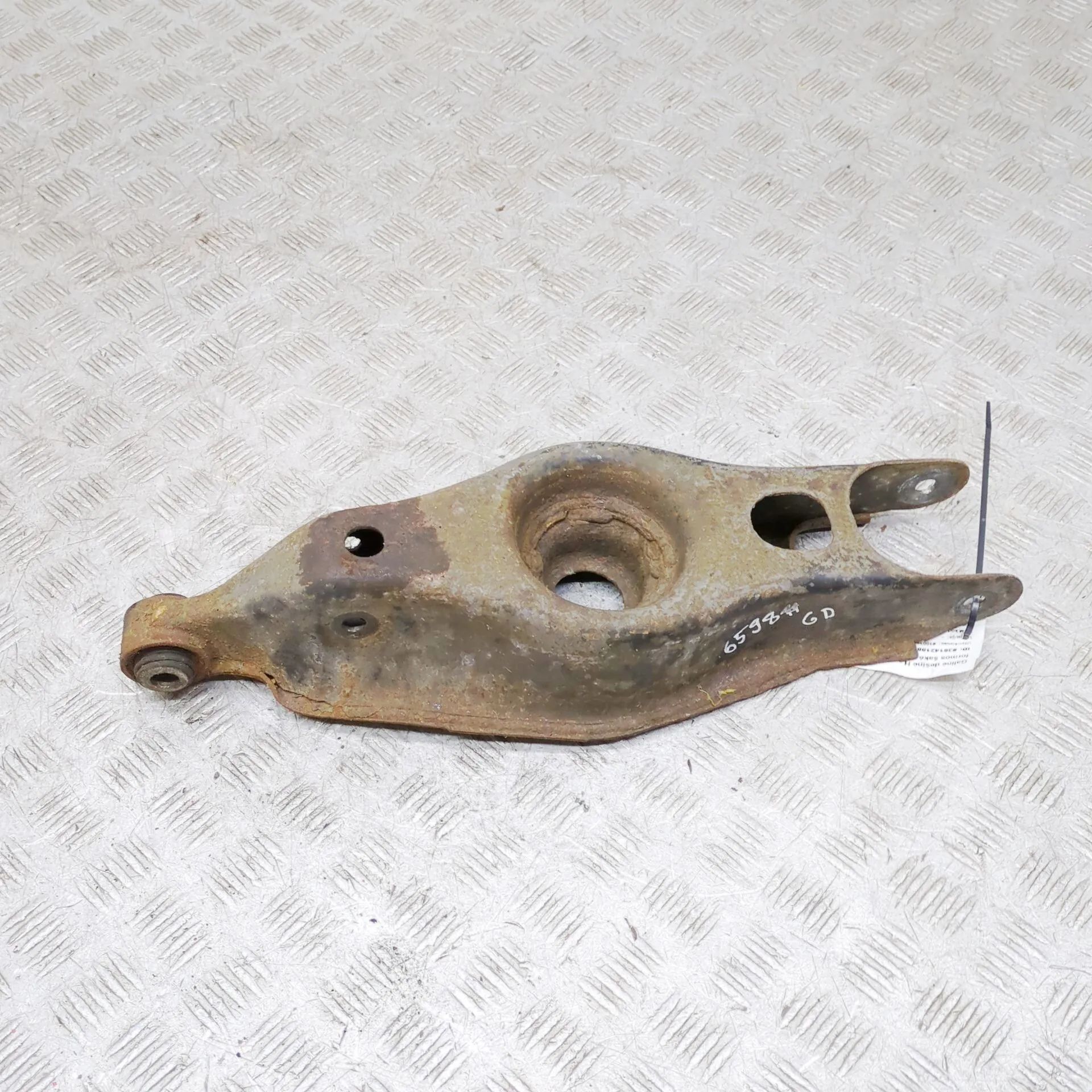 Maserati Ghibli Rear Right Lower Control Arm Rear Right Lower Control Arm — MASERATI GHIBLI ...