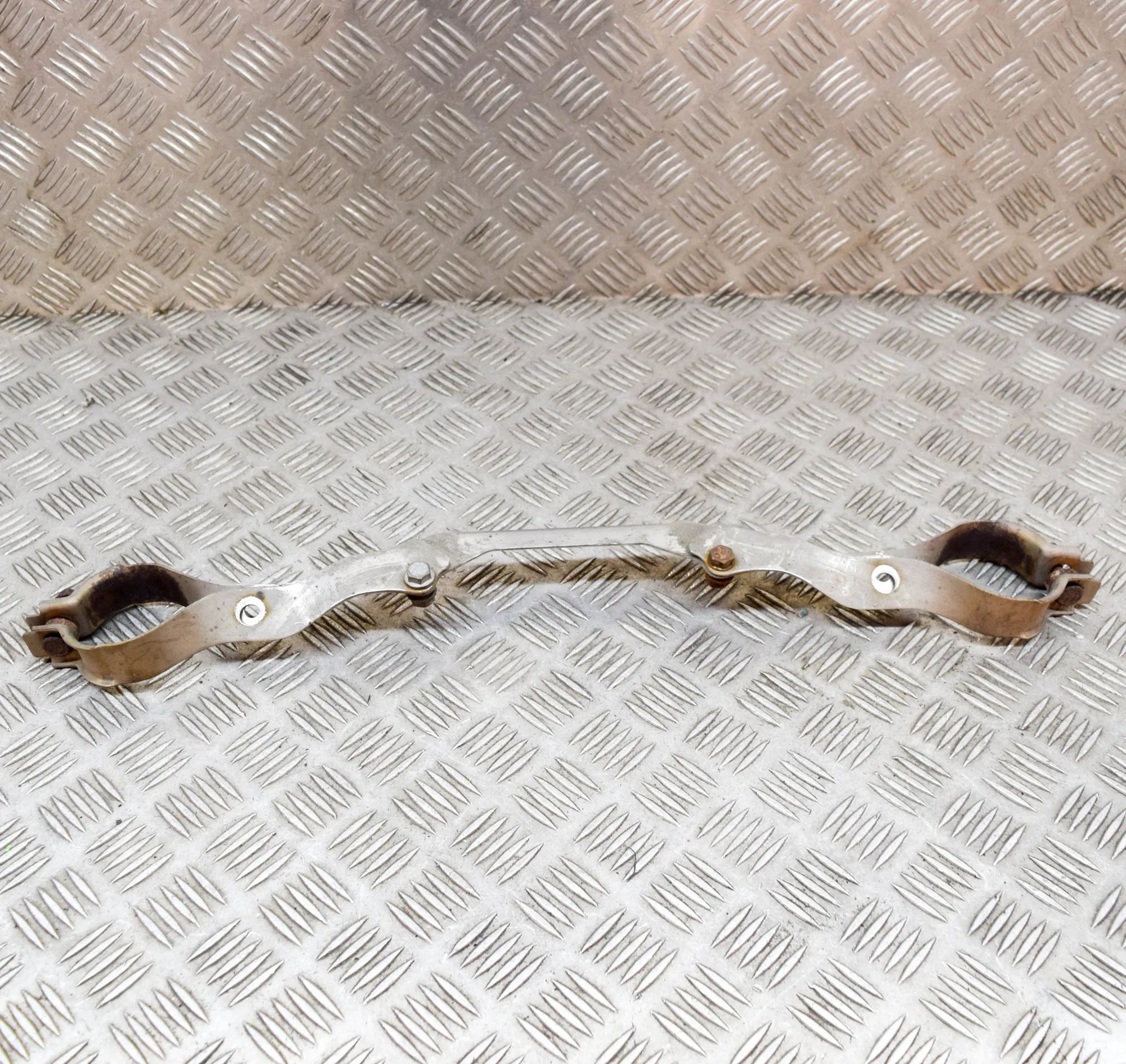 Maserati GranTurismo / GranCabrio Exhaust mounting bracket Exhaust mounting bracket — MASERATI GRAN (TURIS...
