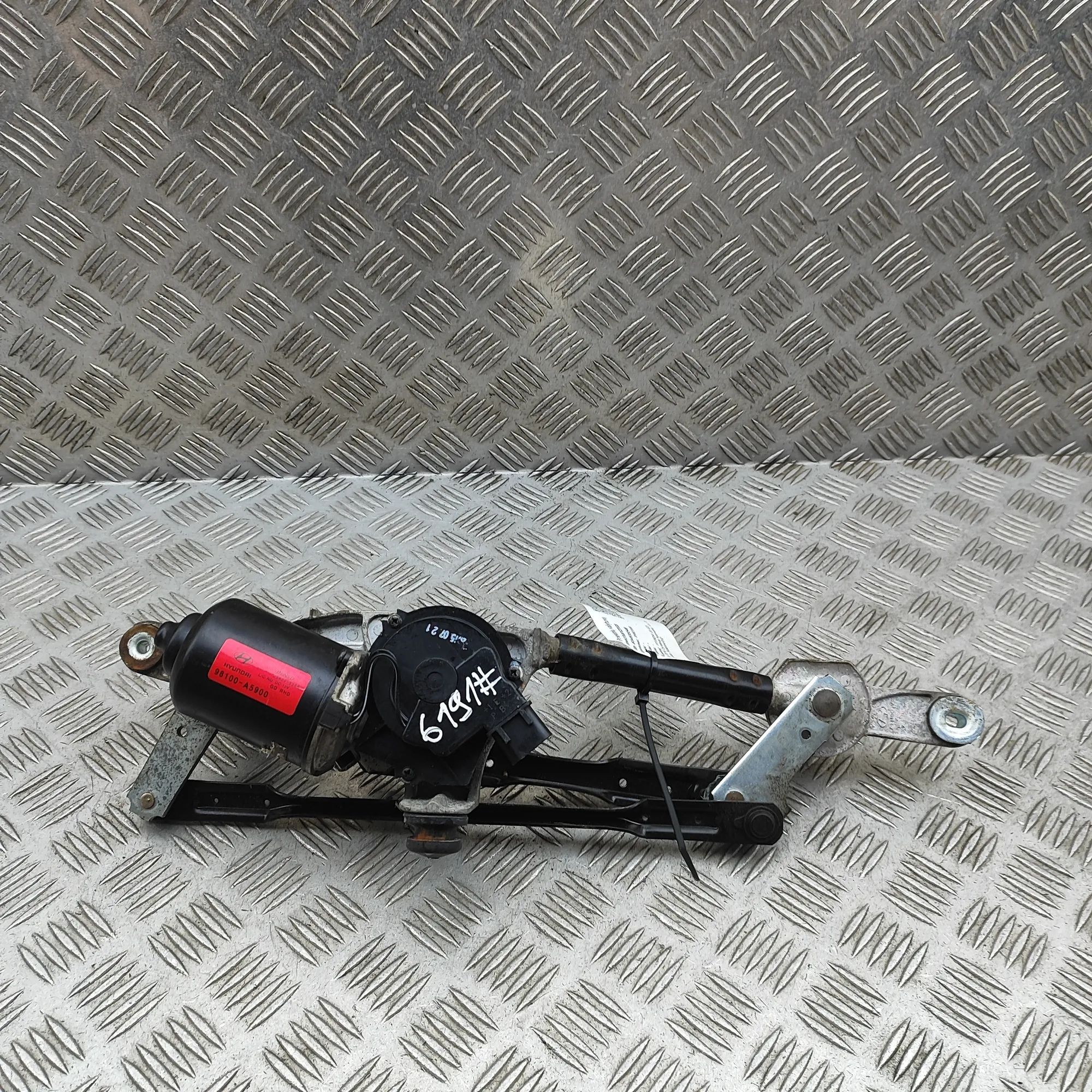 Hyundai i30 Front Windshield Wiper Mechanism Front Windshield Wiper Mechanism — HYUNDAI I30 ...