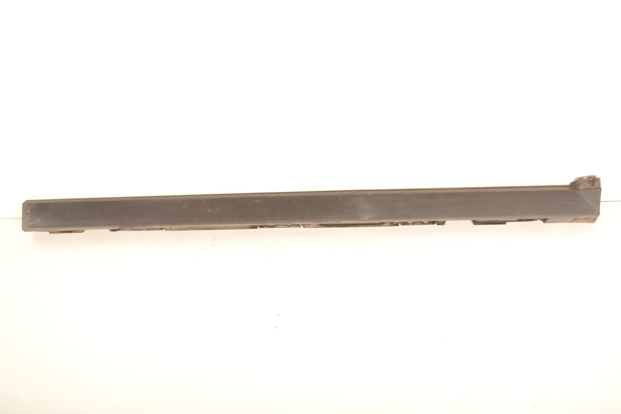 Land Rover Range Rover Velar Left Side Plastic Sideskirt Cover Left Side Plastic Sideskirt Cover — LAND ROVER ...