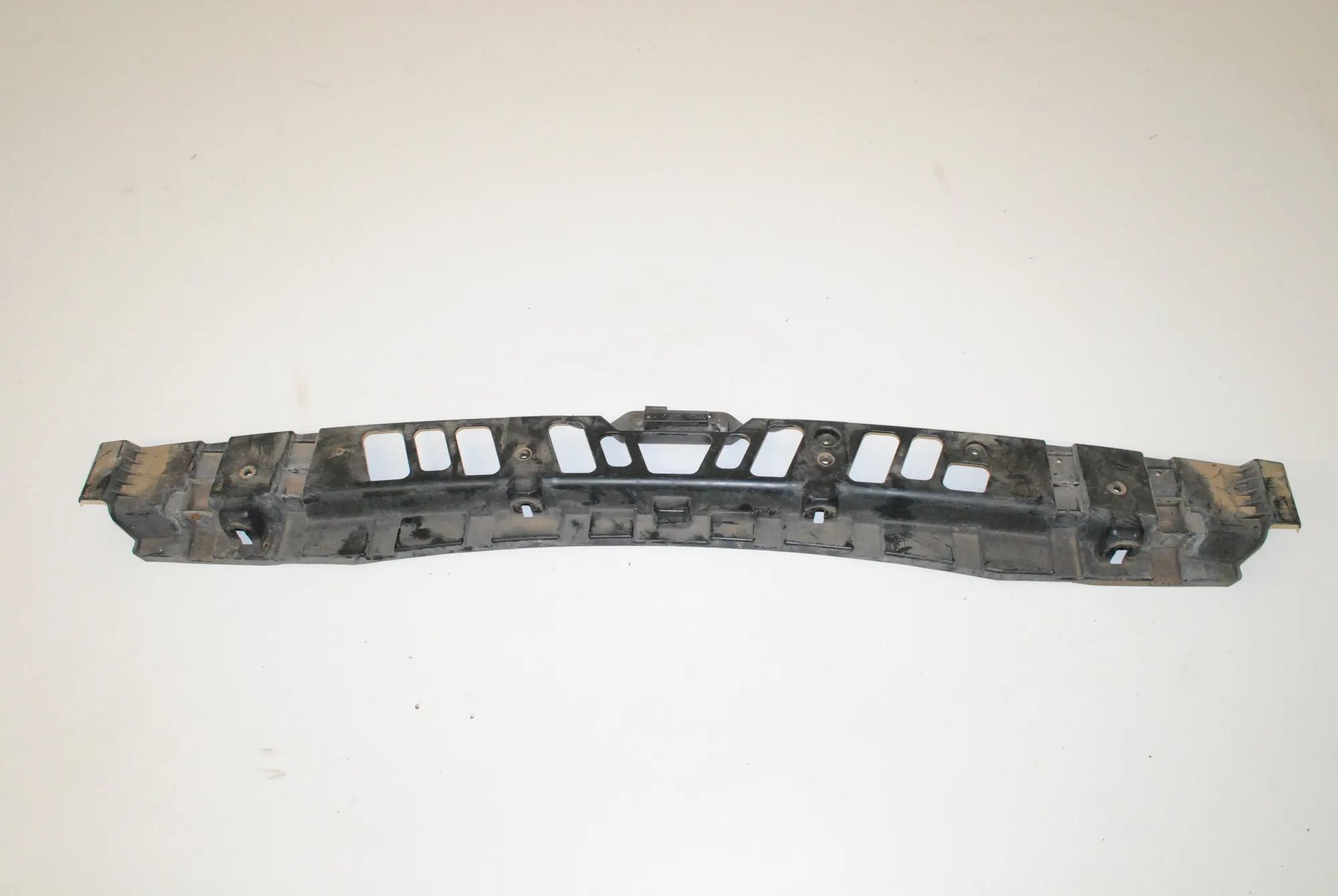Land Rover Range Rover Sport Rear Bumper Middle Bracket Rear Bumper Middle Bracket — LAND ROVER RANGE R...