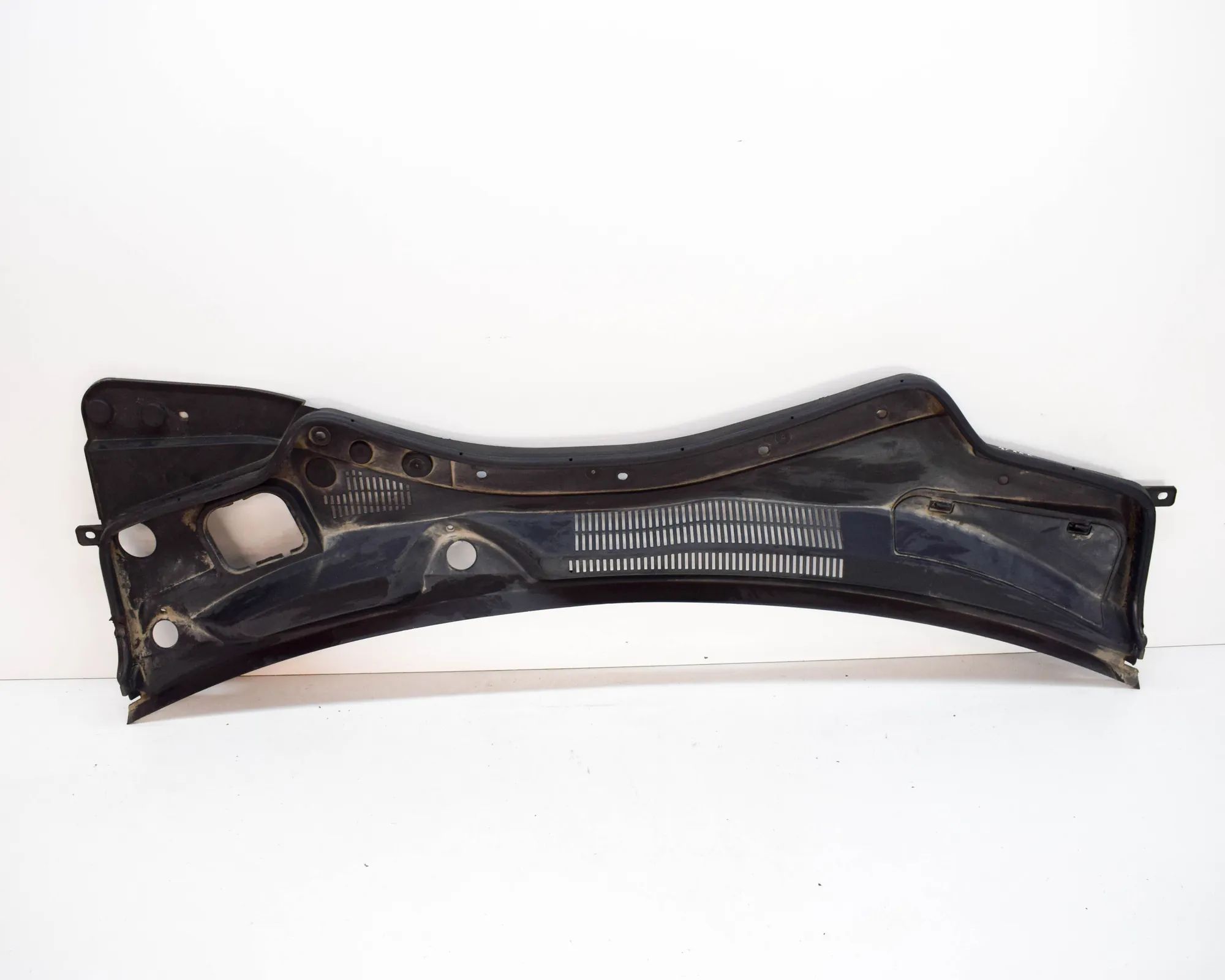 Maserati Ghibli Front Wiper Cowl Trim Front Wiper Cowl Trim — MASERATI GHIBLI (M157) ...