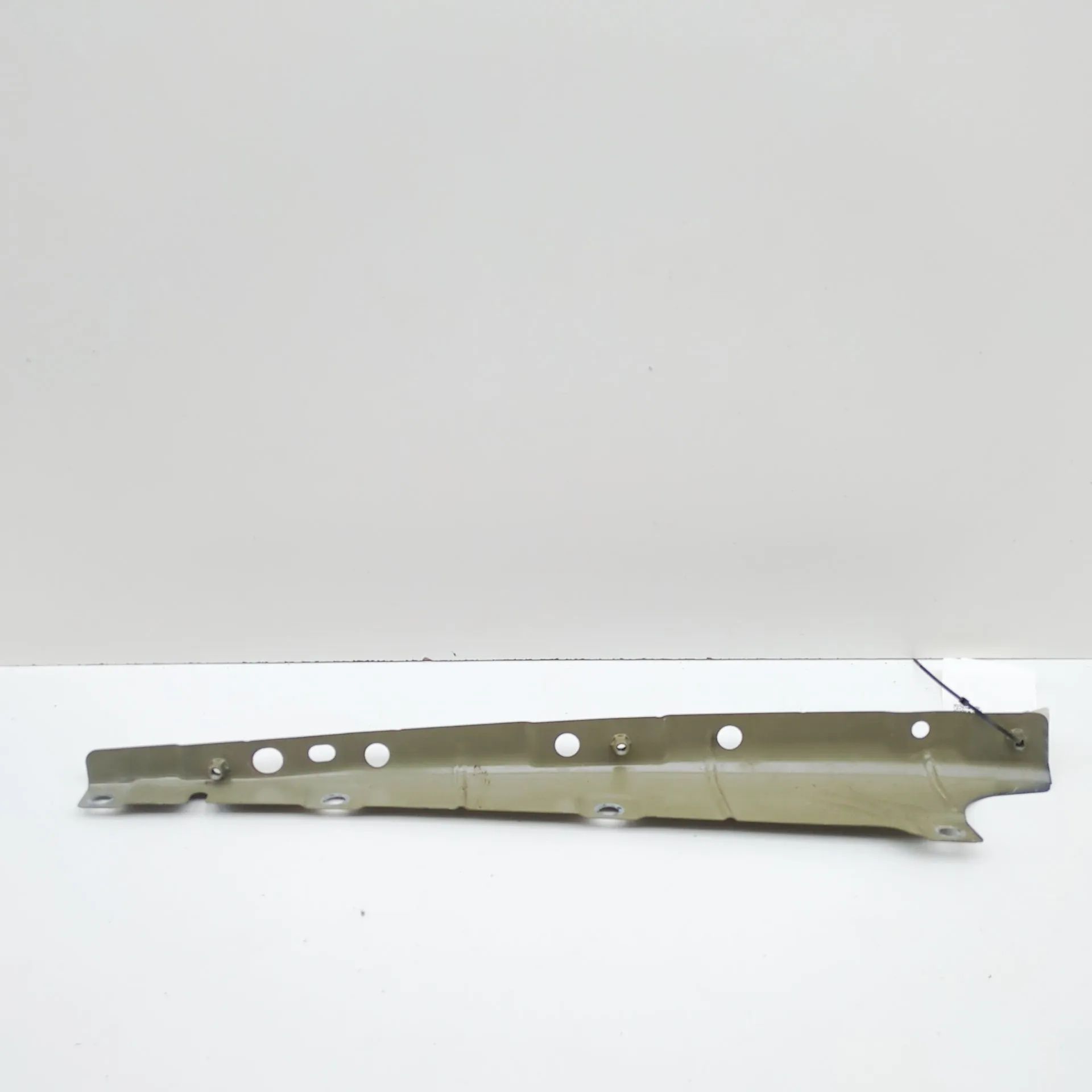 Porsche Cayenne Fender bracket — front right Fender bracket — front right — PORSCHE CAYENNE ...