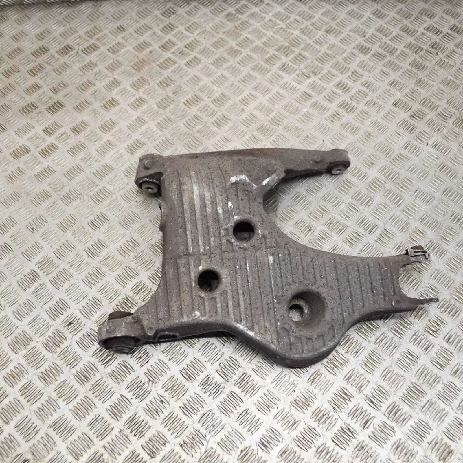 Land Rover Range Rover Sport (L494) Rear Left Lower Control Arm Rear Left Lower Control Arm — LAND ROVER RANGE ...