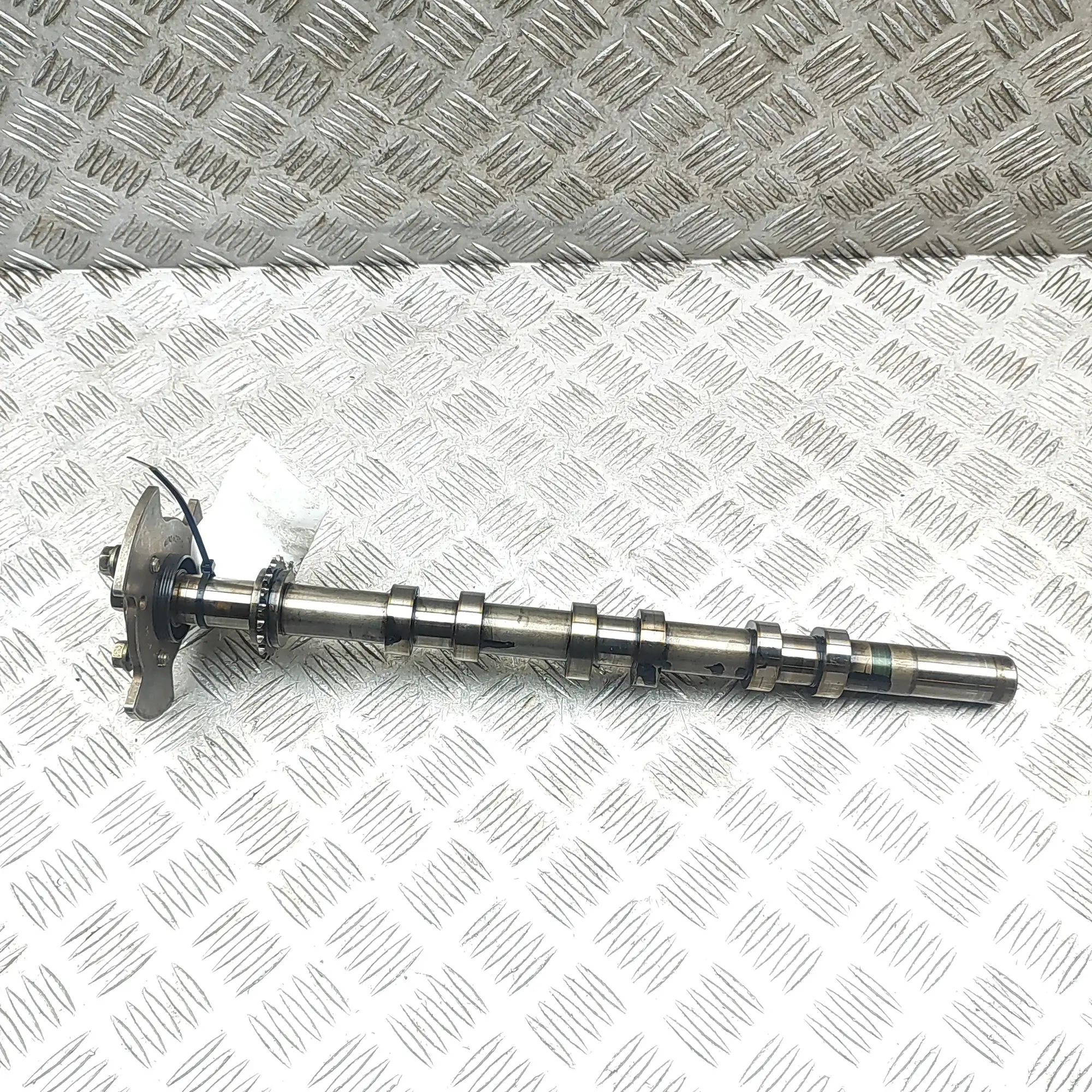 Land Rover Discovery Exhaust camshaft — left Exhaust camshaft — left — LAND ROVER DISCOVERY ...