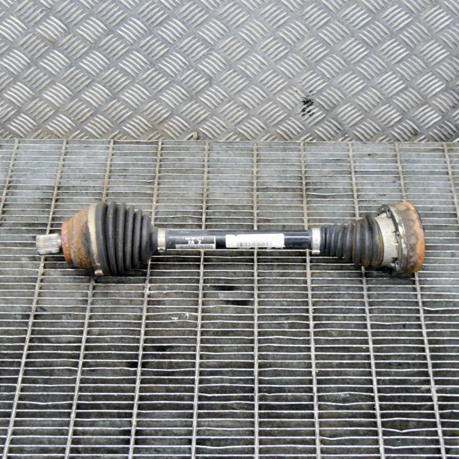 Volkswagen Golf 6 Front Left Driveshaft Front Left Driveshaft — VW GOLF (VII Variant BA...