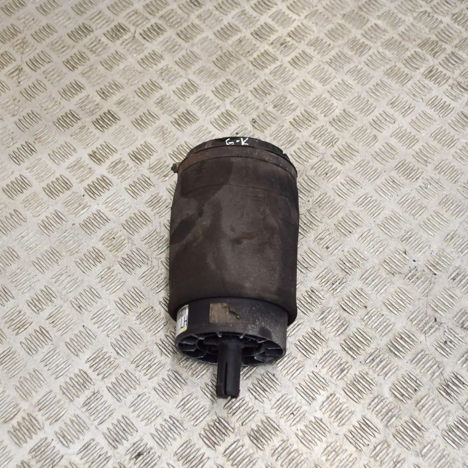 Land Rover Range Rover Sport (L494) Rear Left Air Suspension Spring Bag Rear Left Air Suspension Spring Bag — LAND ROVE...