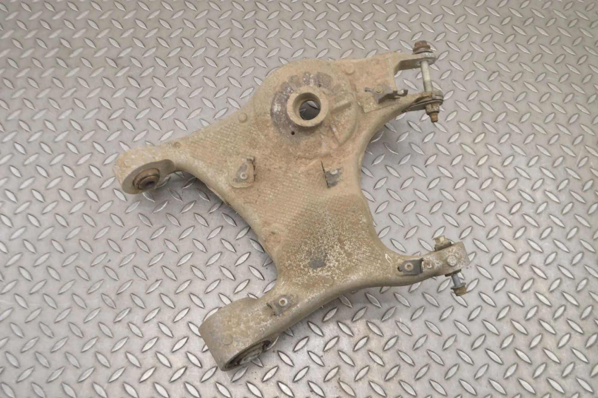 Land Rover Discovery Sport Rear Left Lower Control Arm Rear Left Lower Control Arm — LAND ROVER DISCOV...