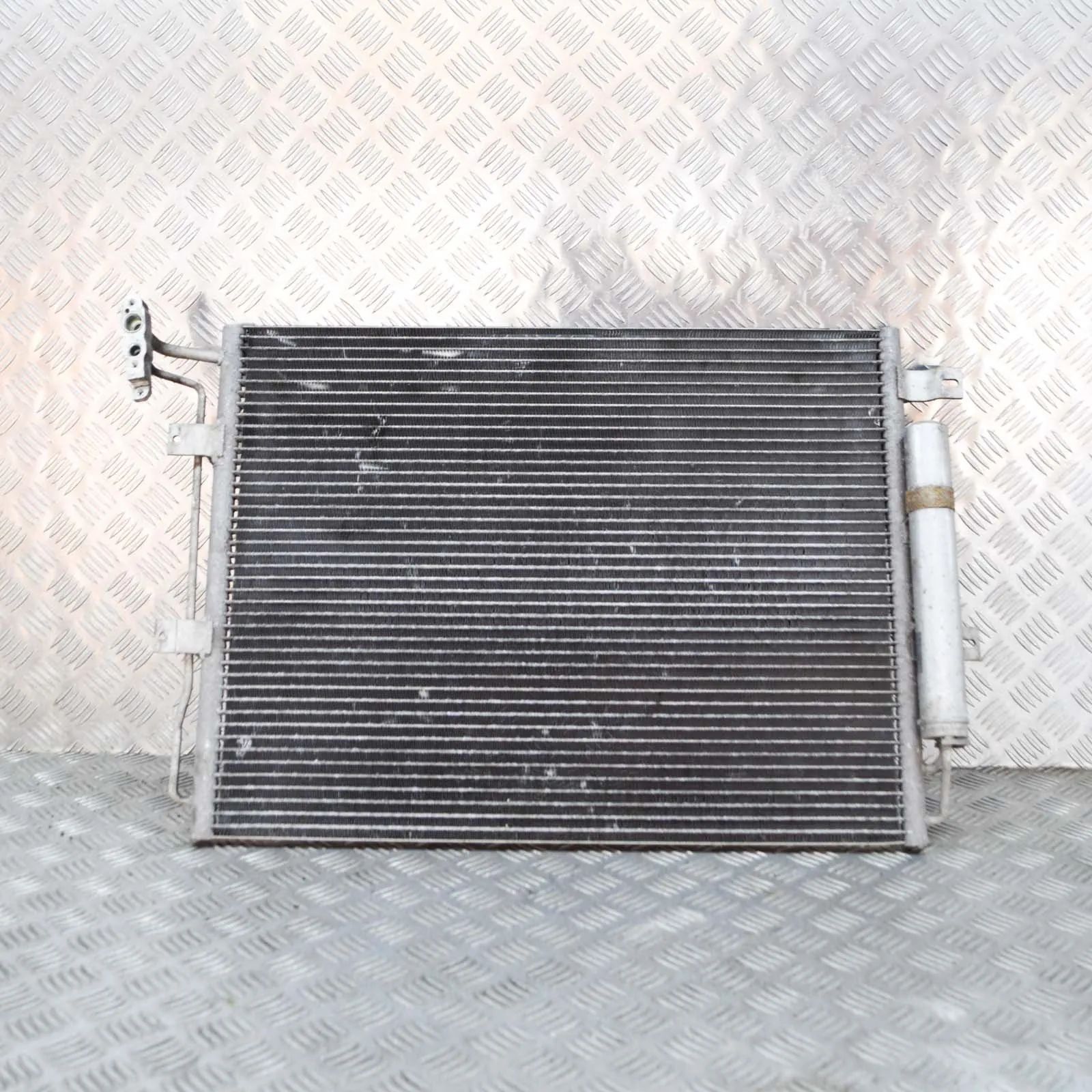 Land Rover Discovery A/C Air Con Radiator A/C Air Con Radiator — LAND ROVER DISCOVERY (IV...