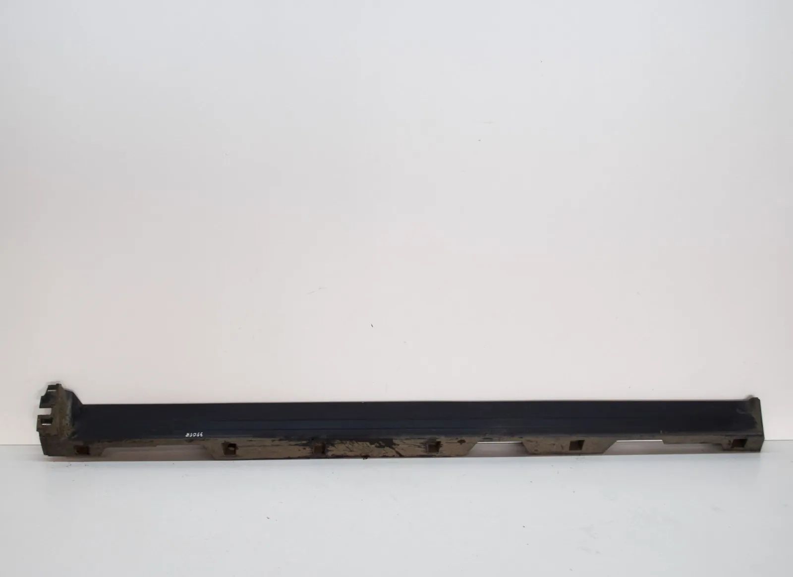 Land Rover Discovery Sport Left Side Plastic Sideskirt Cover Left Side Plastic Sideskirt Cover — LAND ROVER ...