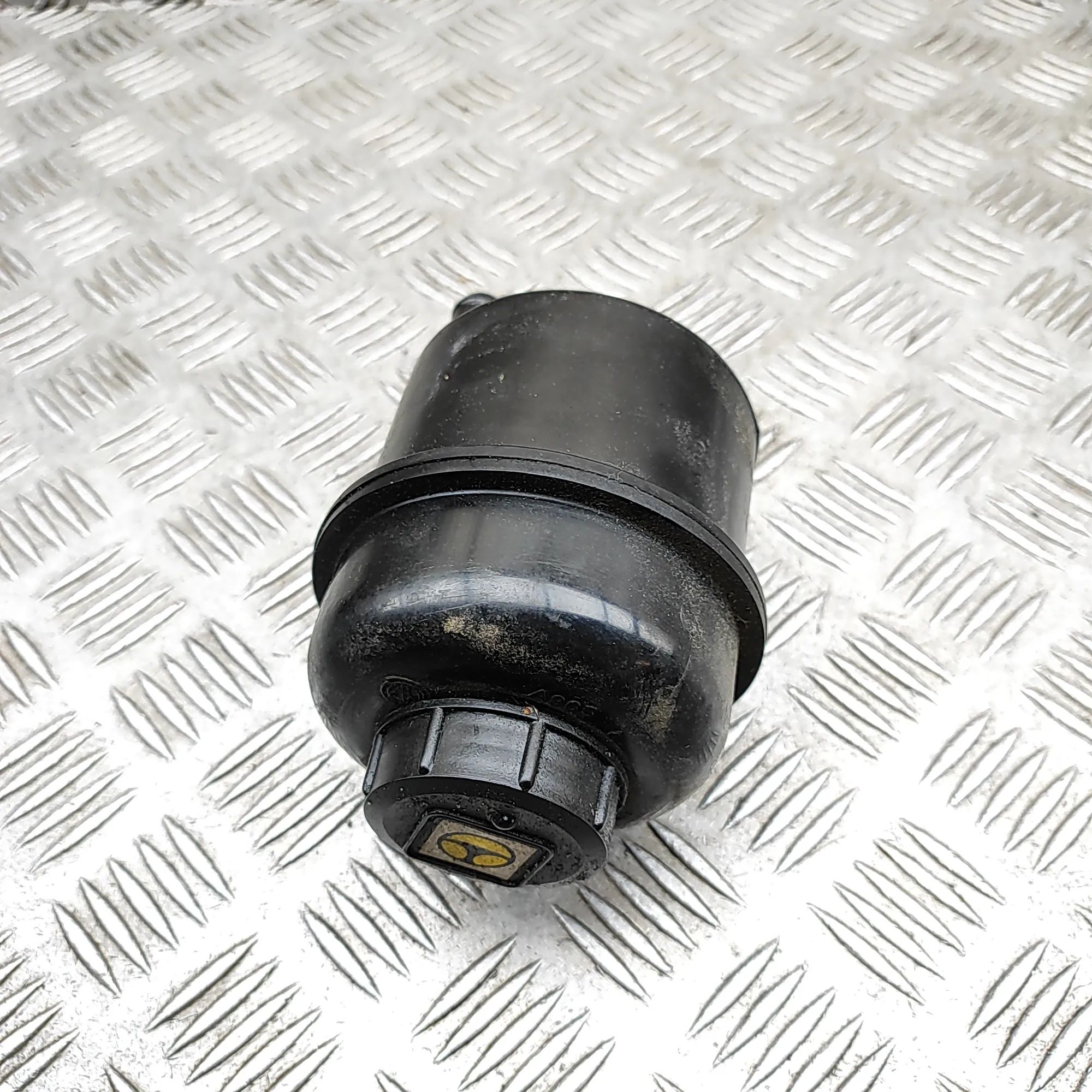 Maserati GranTurismo / GranCabrio Power Steering Fluid Tank Power Steering Fluid Tank — MASERATI GRAN (TURI...