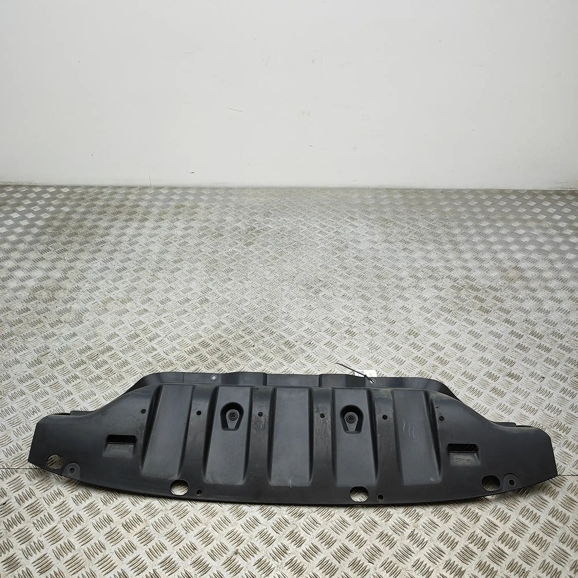 Kia Soul Rear Middle Underbody Cover Rear Middle Underbody Cover — KIA SOUL (III SK3...