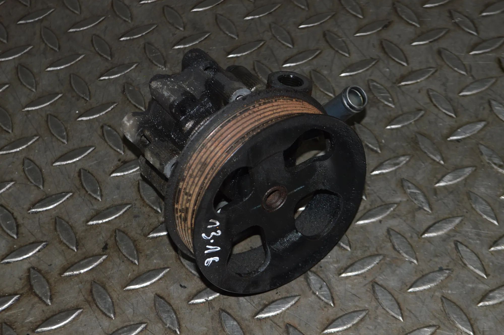 Land Rover Range Rover Sport Power-steering pump Power-steering pump — LAND ROVER RANGE ROVER SP...