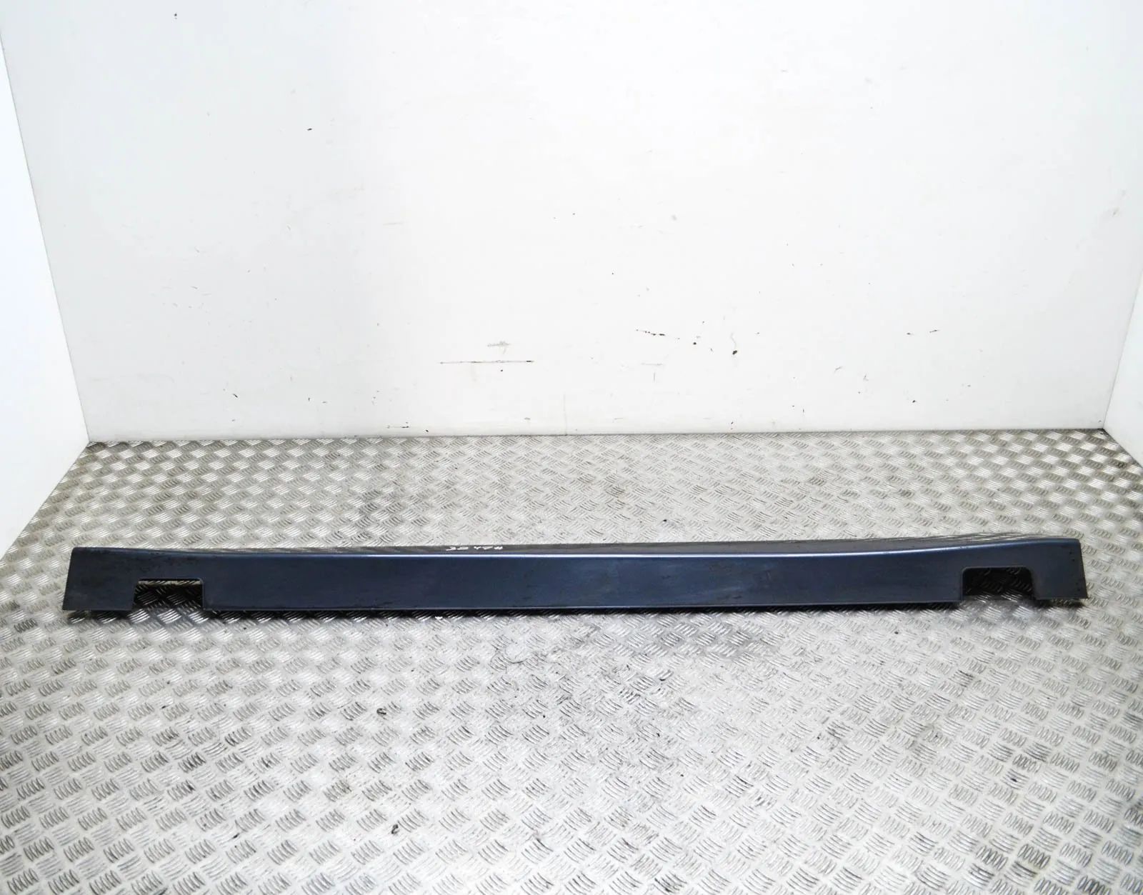 Hyundai Ioniq Left Side Plastic Sideskirt Cover Left Side Plastic Sideskirt Cover — HYUNDAI ION...