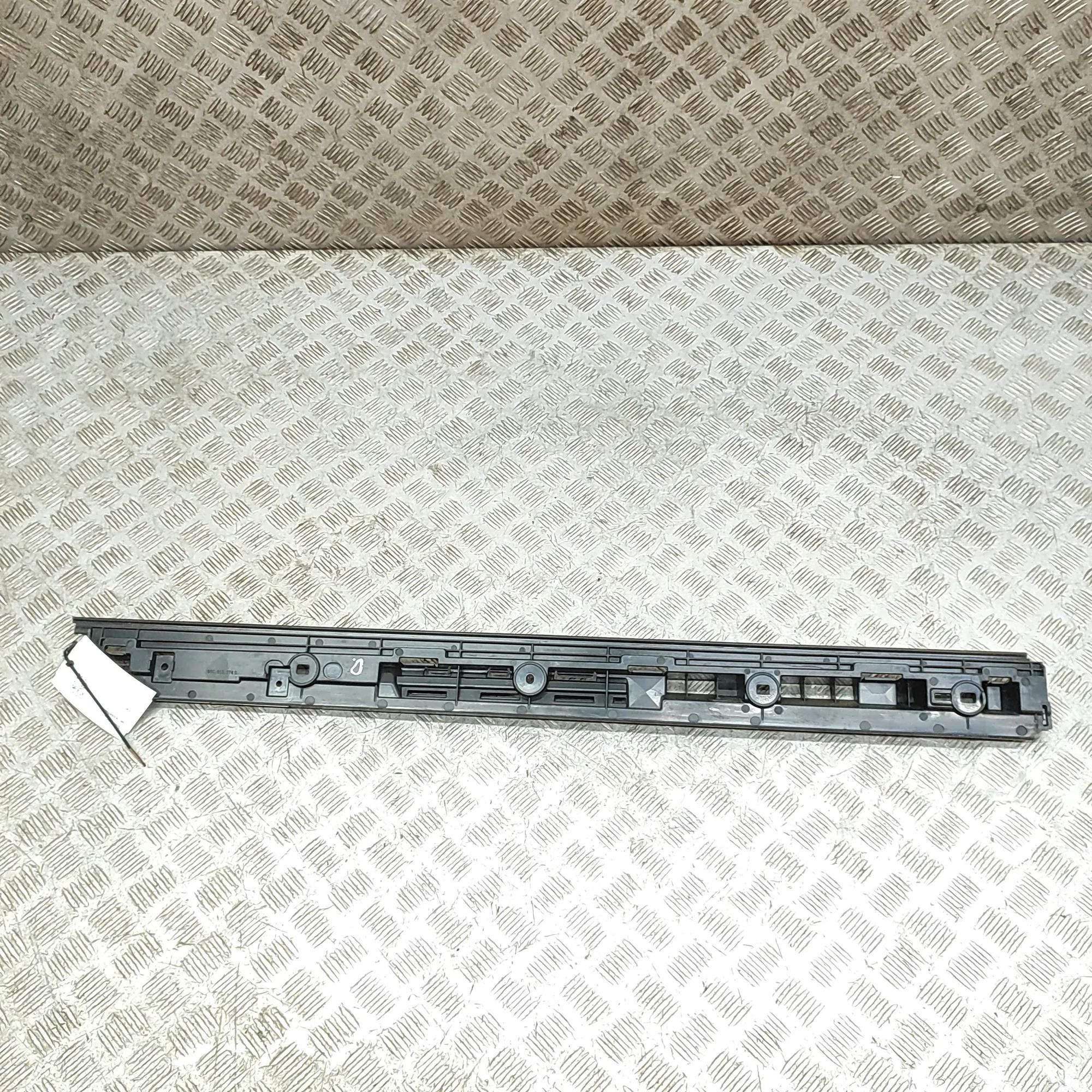 Porsche Macan (XAB) Side skirt bracket Side skirt bracket — PORSCHE MACAN (XAB) (2024-...
