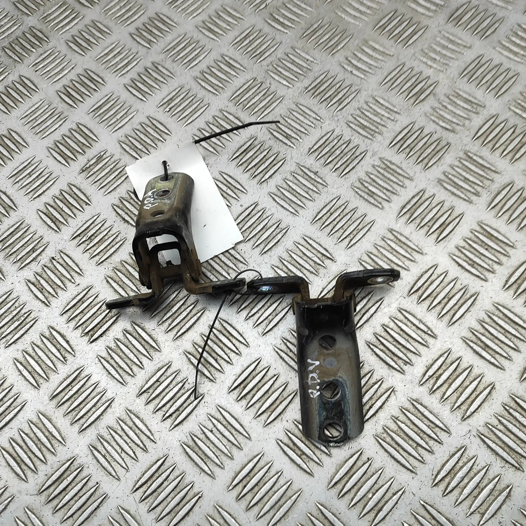Mitsubishi Eclipse Cross Door hinge set — front right Door hinge set — front right — MITSUBISHI L (20...