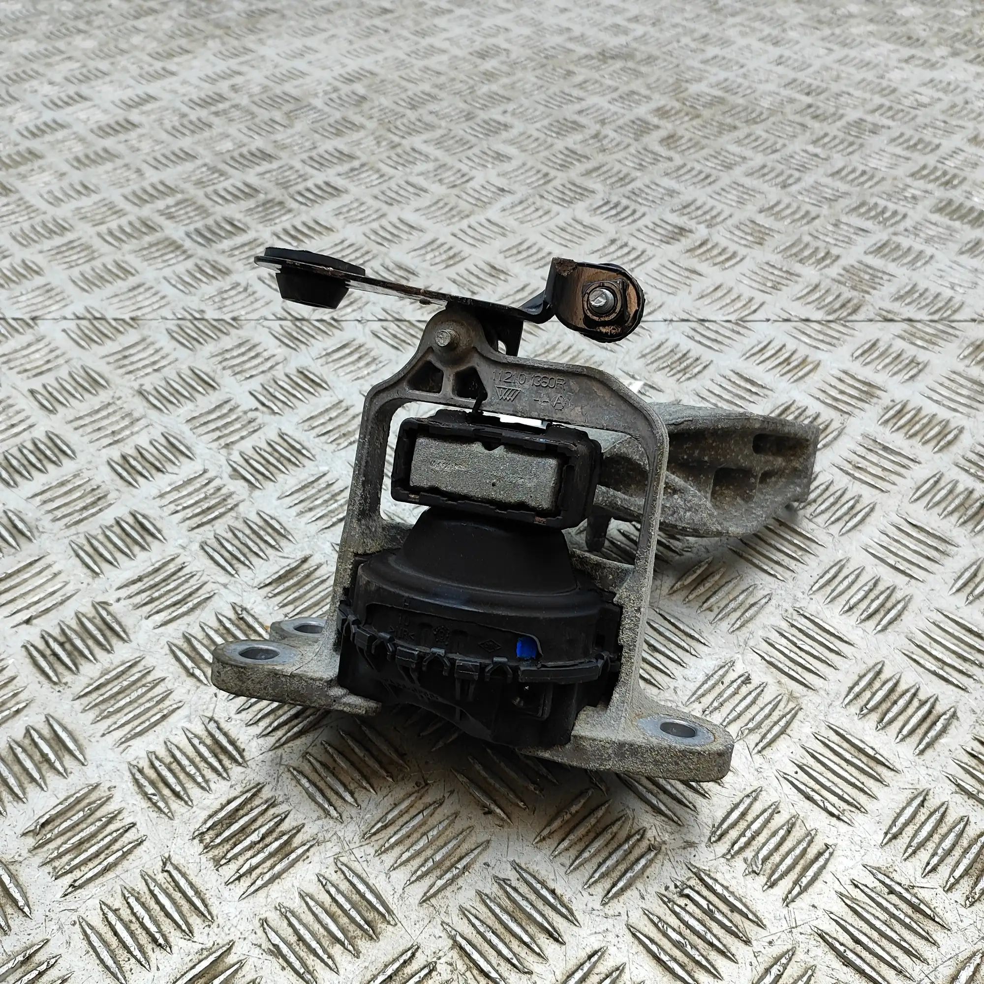 Opel Vivaro (B) Right Side Engine Mount Right Side Engine Mount — OPEL VIVARO (Combi) (...