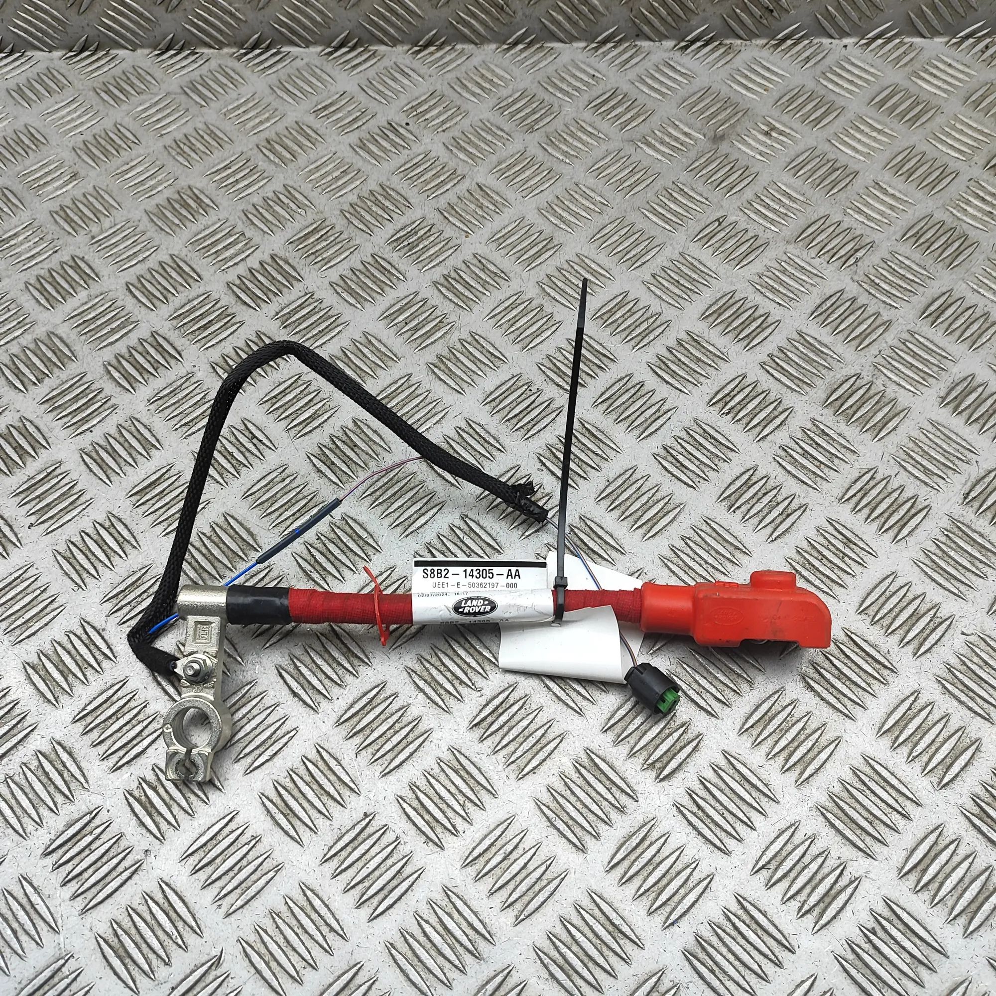 Land Rover Defender Positive Battery Cable Positive Battery Cable — LAND ROVER DEFENDER (S...