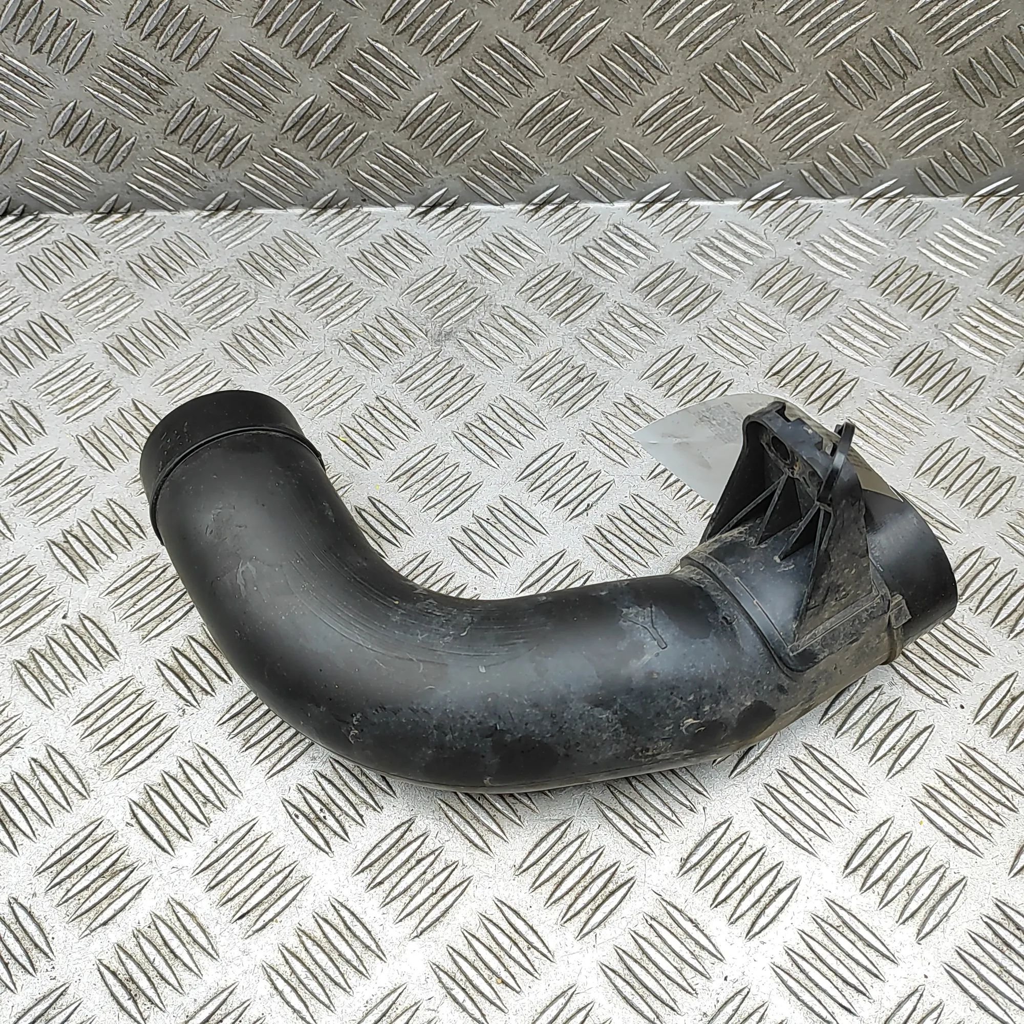 Subaru Outback Air Intake Tube Air Intake Tube — SUBARU OUTBACK (BS) (2014-......