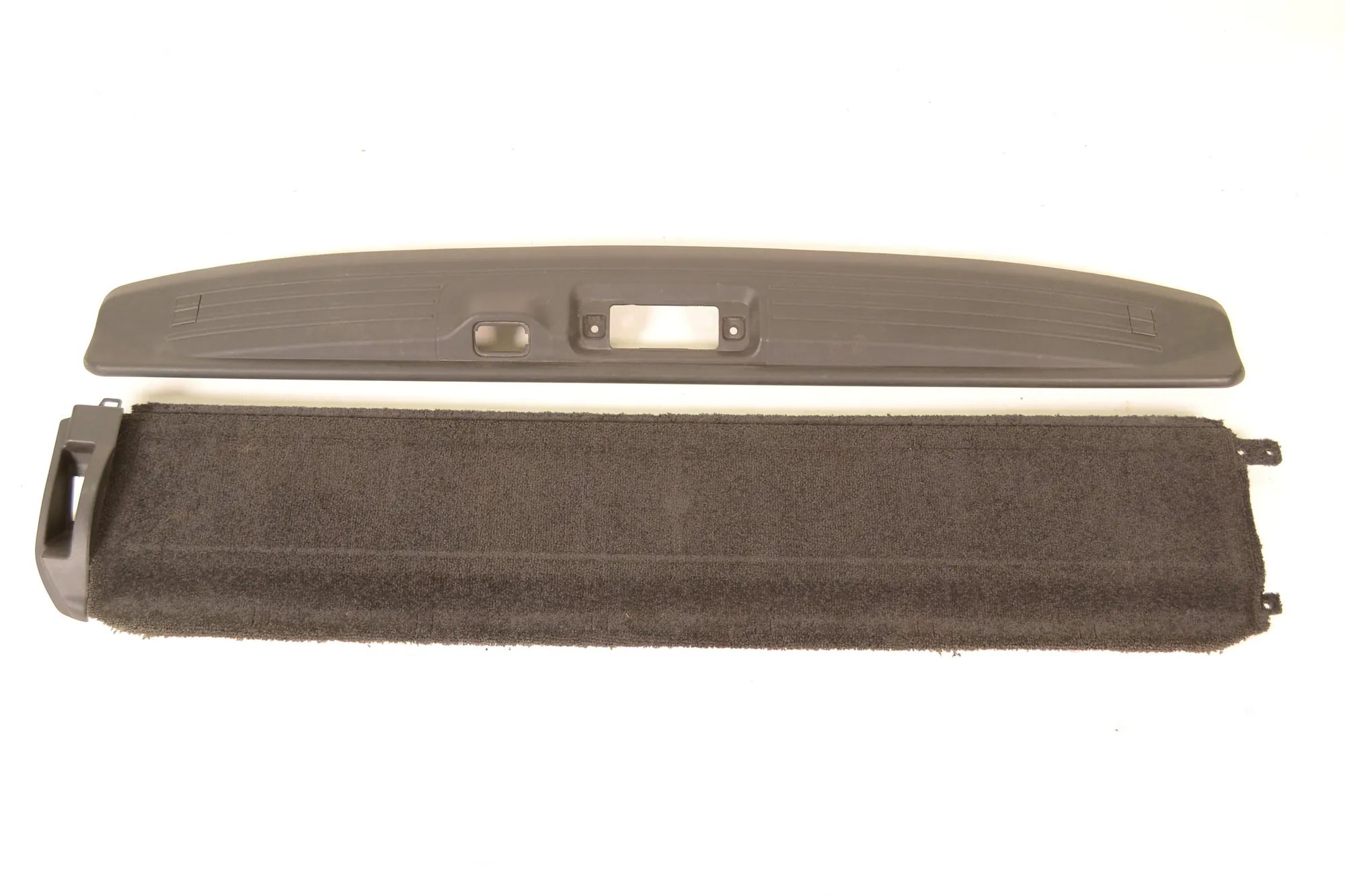 Land Rover Range Rover (L405) Tailgate Bootlid Cover Trim Tailgate Bootlid Cover Trim — LAND ROVER RANGE ...