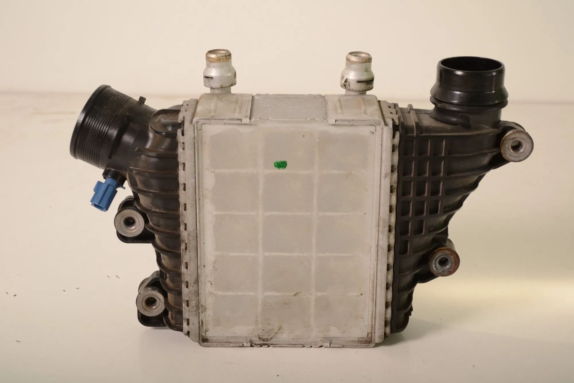 Land Rover Range Rover Evoque Intercooler radiator Intercooler radiator — LAND ROVER RANGE ROVER E...