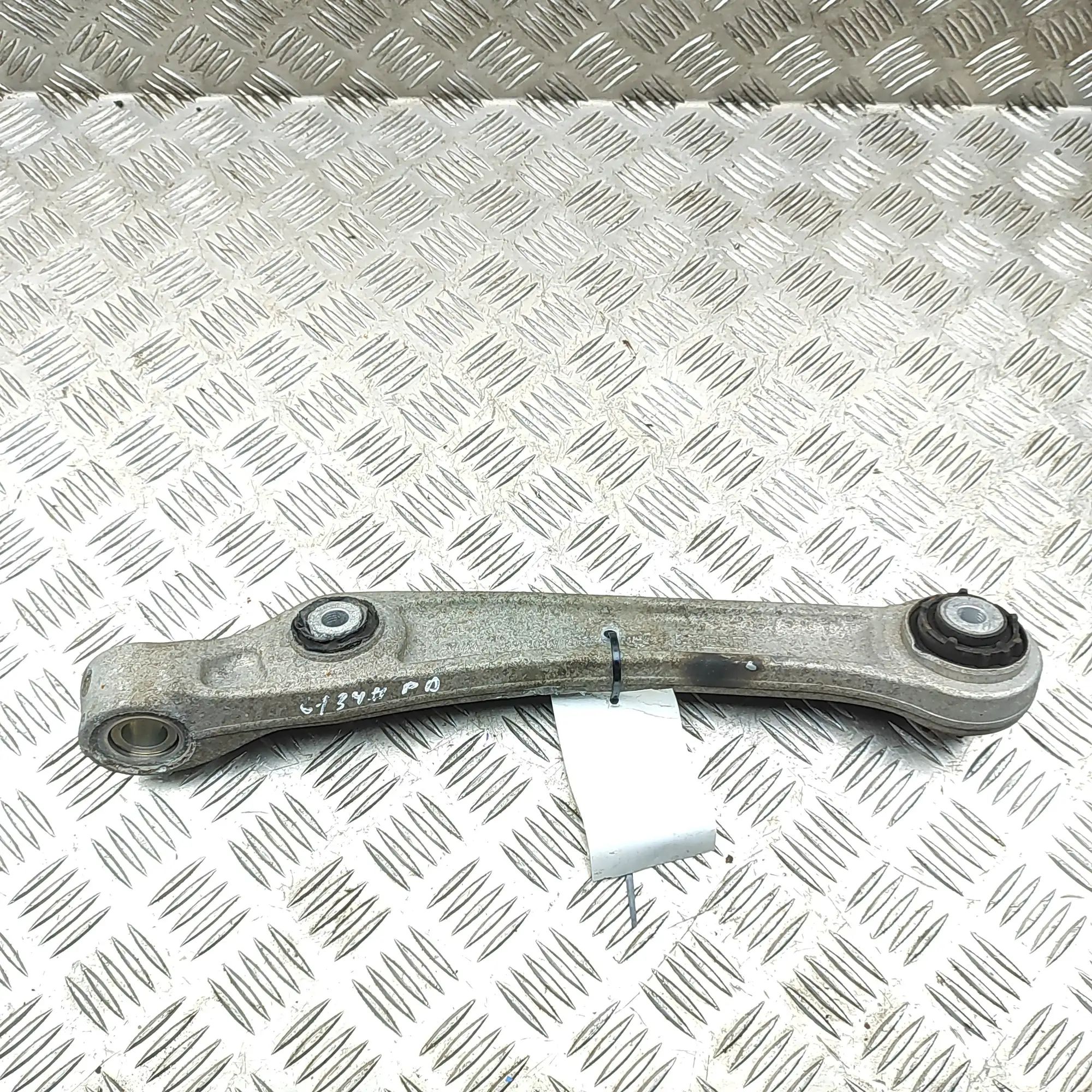 Audi Q5 (8R) Front Right Straight Control Arm Front Right Straight Control Arm — AUDI Q5 (FY)...