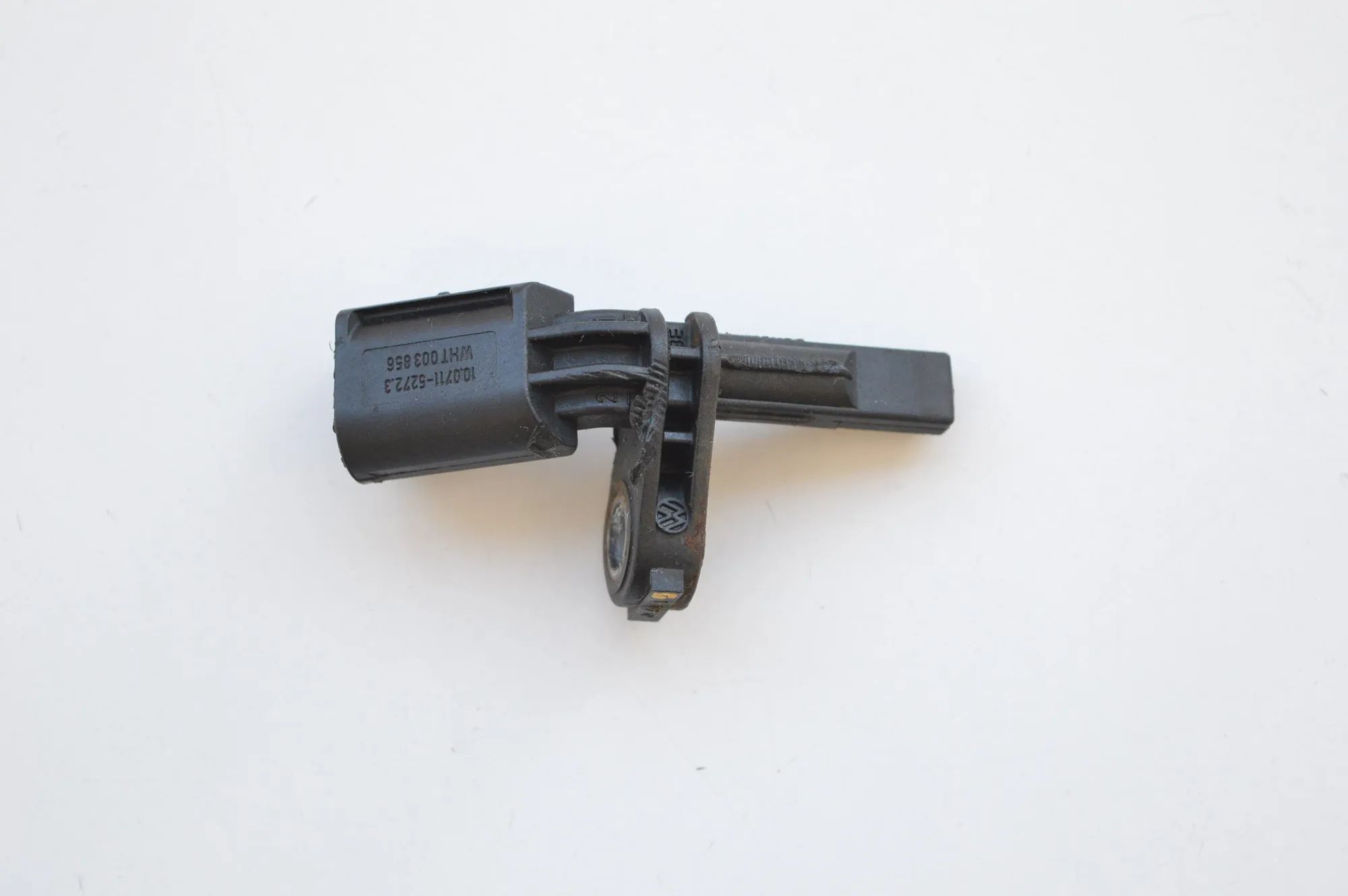 Audi Q3 (8U) ABS sensor — front right ABS sensor — front right — AUDI Q3 (8U) (2011-2...