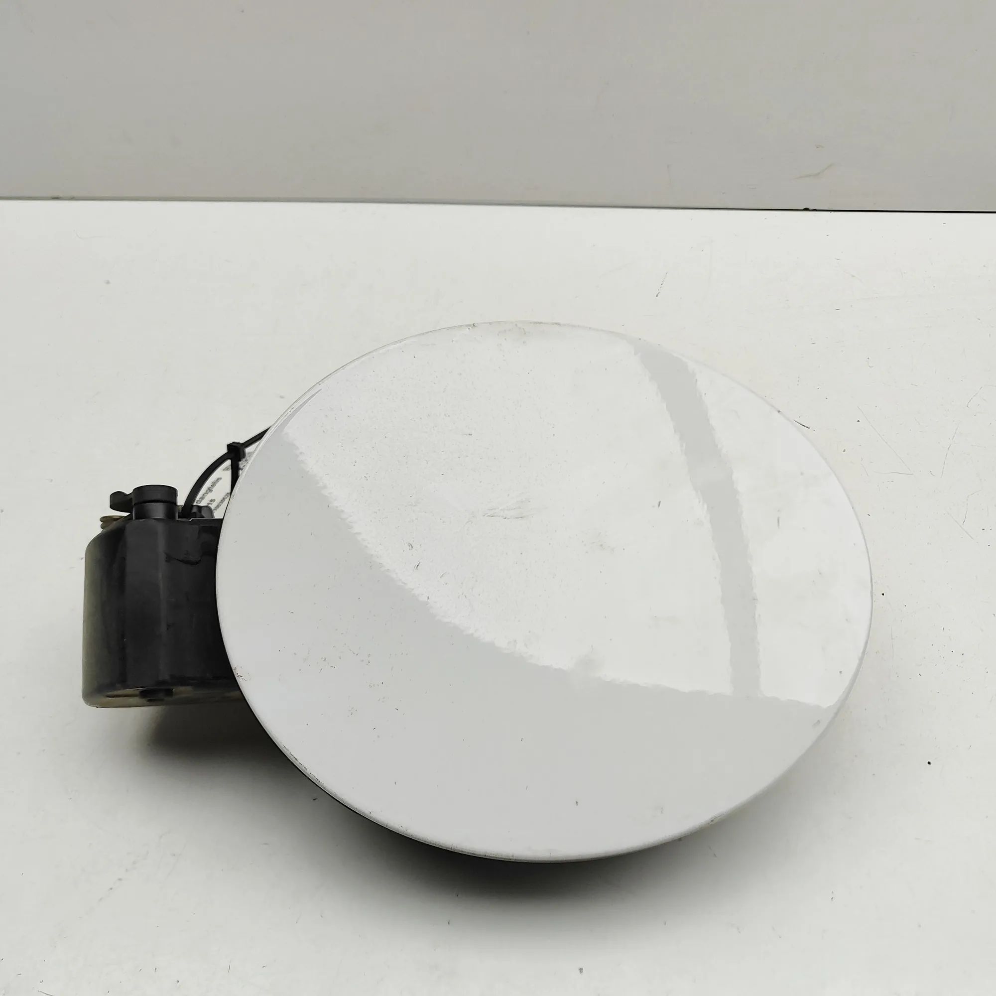 Land Rover Discovery Fuel Tank Flap Cap Fuel Tank Flap Cap — LAND ROVER DISCOVERY (V L4...