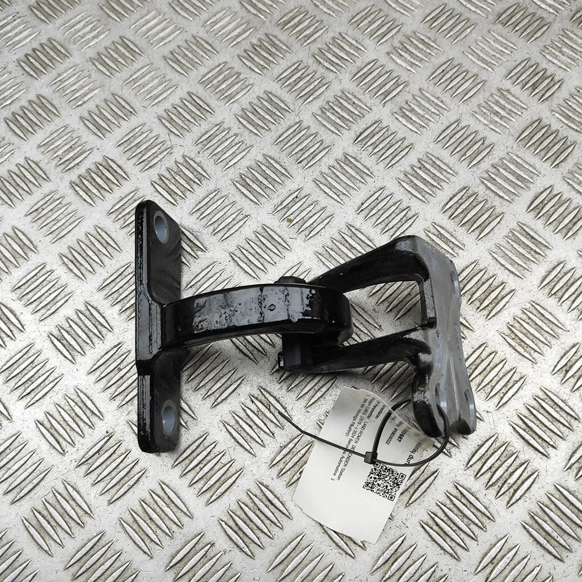 Land Rover Defender Right Side Bootlid Hinge Right Side Bootlid Hinge — LAND ROVER DEFENDER ...