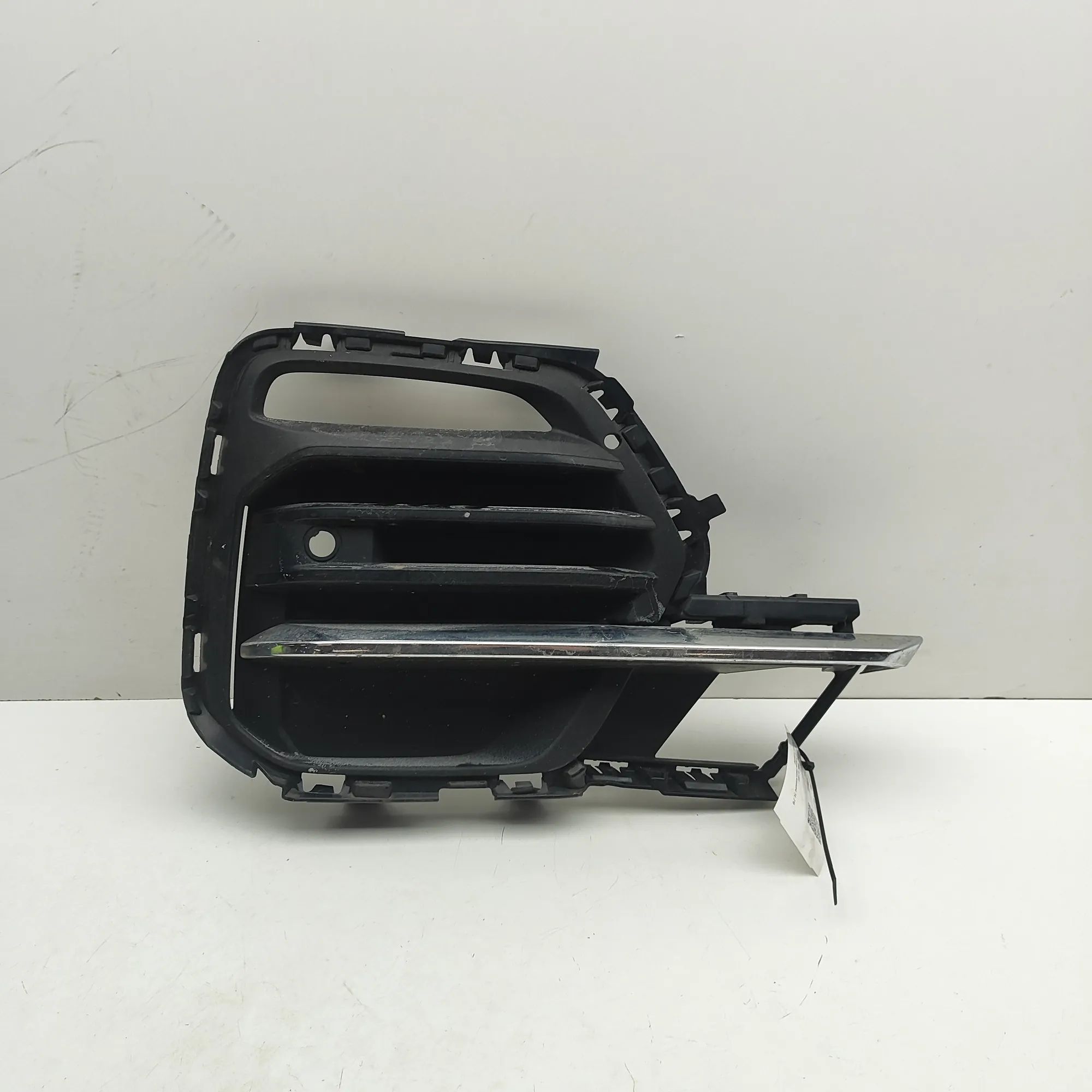 BMW X5 (G05) Front Right Grill Front Right Grill — BMW X5 (G05) (2018-...) — 7...