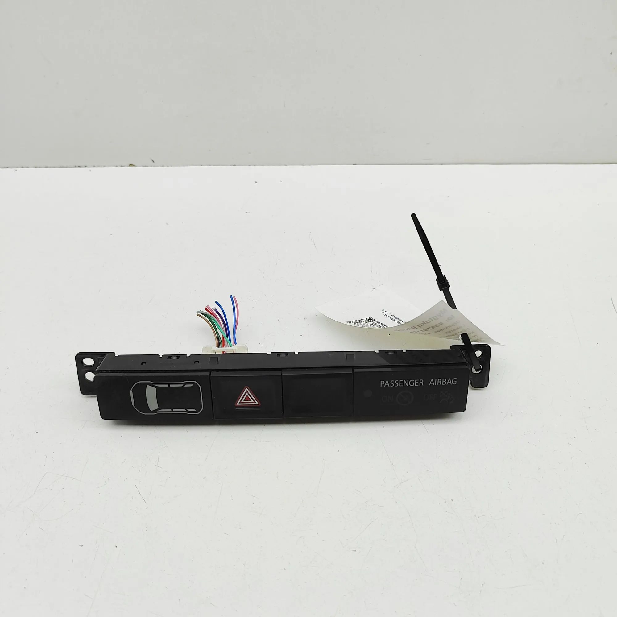Mitsubishi Eclipse Cross Hazard warning switch Hazard warning switch — MITSUBISHI L (200 / TRI...