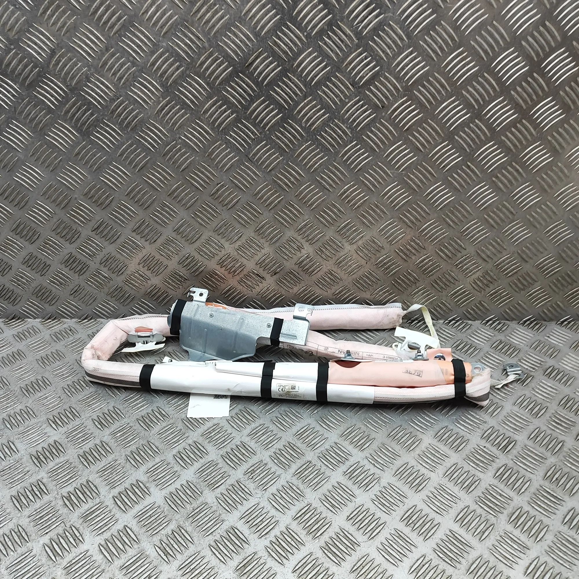 Nissan Leaf Right Side Roof Safety Curtain SRS Right Side Roof Safety Curtain SRS — NISSAN LEA...