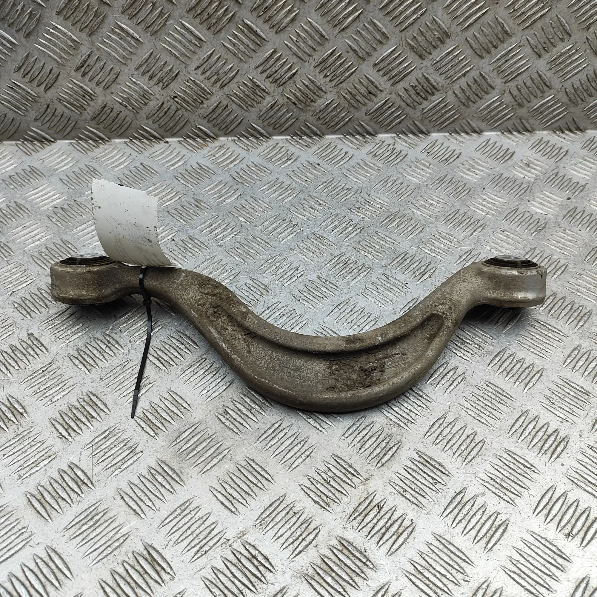 Porsche Panamera Control arm — rear right Control arm — rear right — PORSCHE PANAMERA (97...