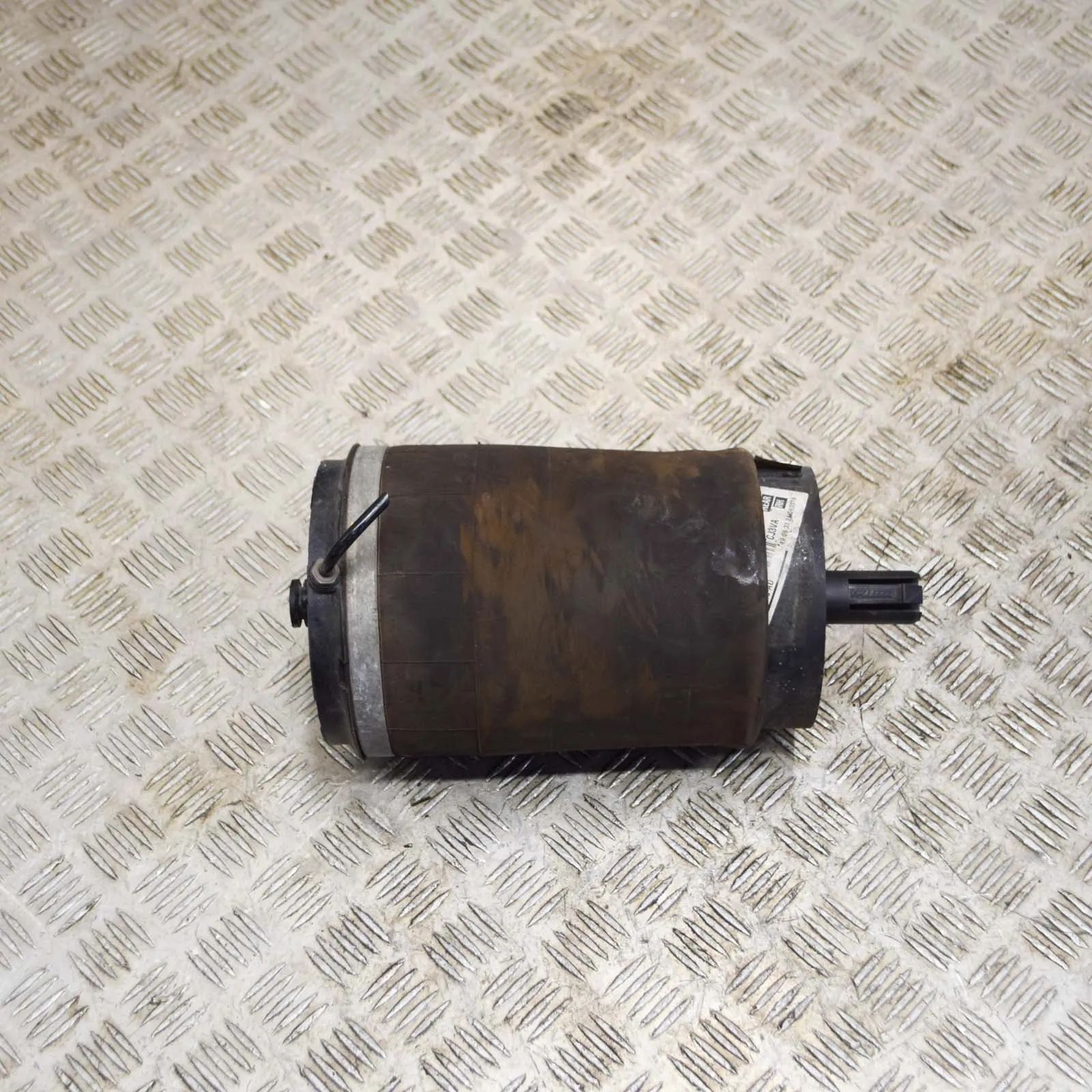Land Rover Range Rover Sport (L494) Rear Right Air Suspension Spring Bag Rear Right Air Suspension Spring Bag — LAND ROV...