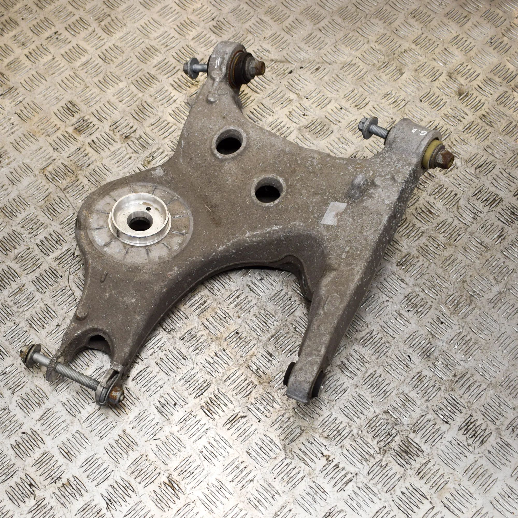 Land Rover Range Rover (L405) Rear Right Lower Control Arm Rear Right Lower Control Arm — LAND ROVER RANGE...